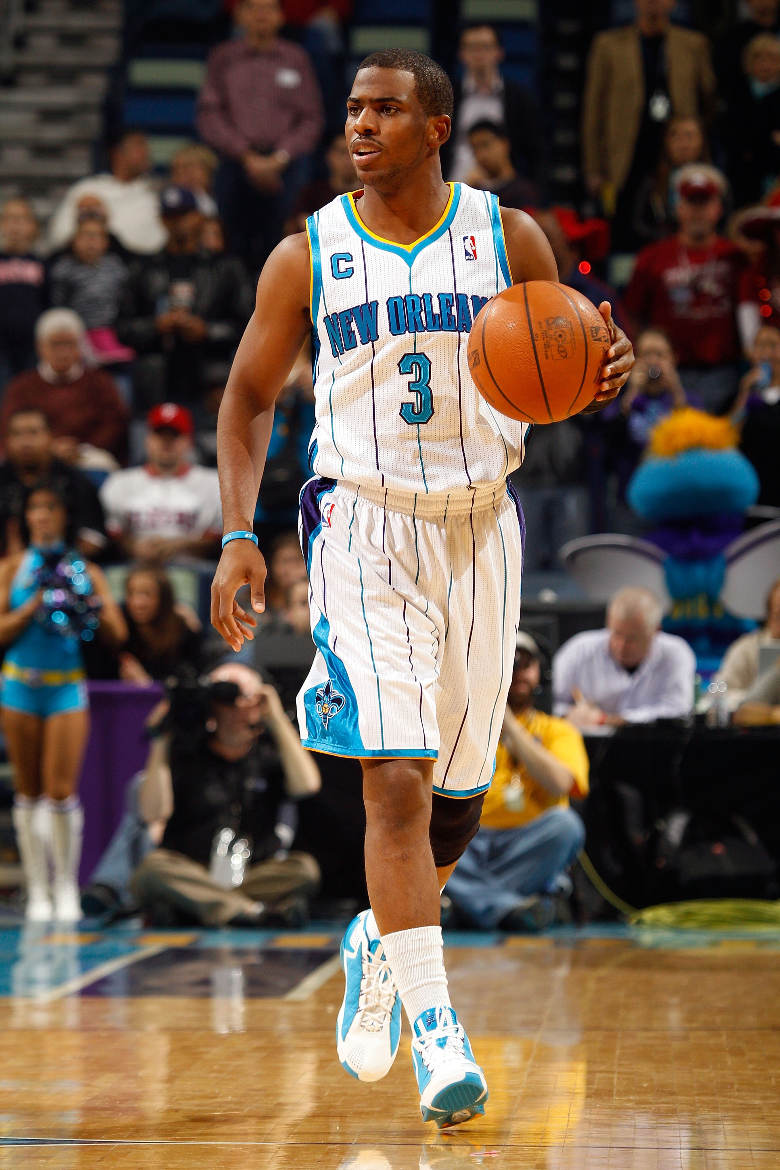 NEW ORLEANS, LA - JANUARY 03:  Chris Paul #3 of the New Orleans Hornets moves the ball in the first half against the Philadelphia 76ers at New Orleans Arena on January 3, 2011 in New Orleans, Louisiana. NOTE TO USER: User expressly acknowledges and agrees