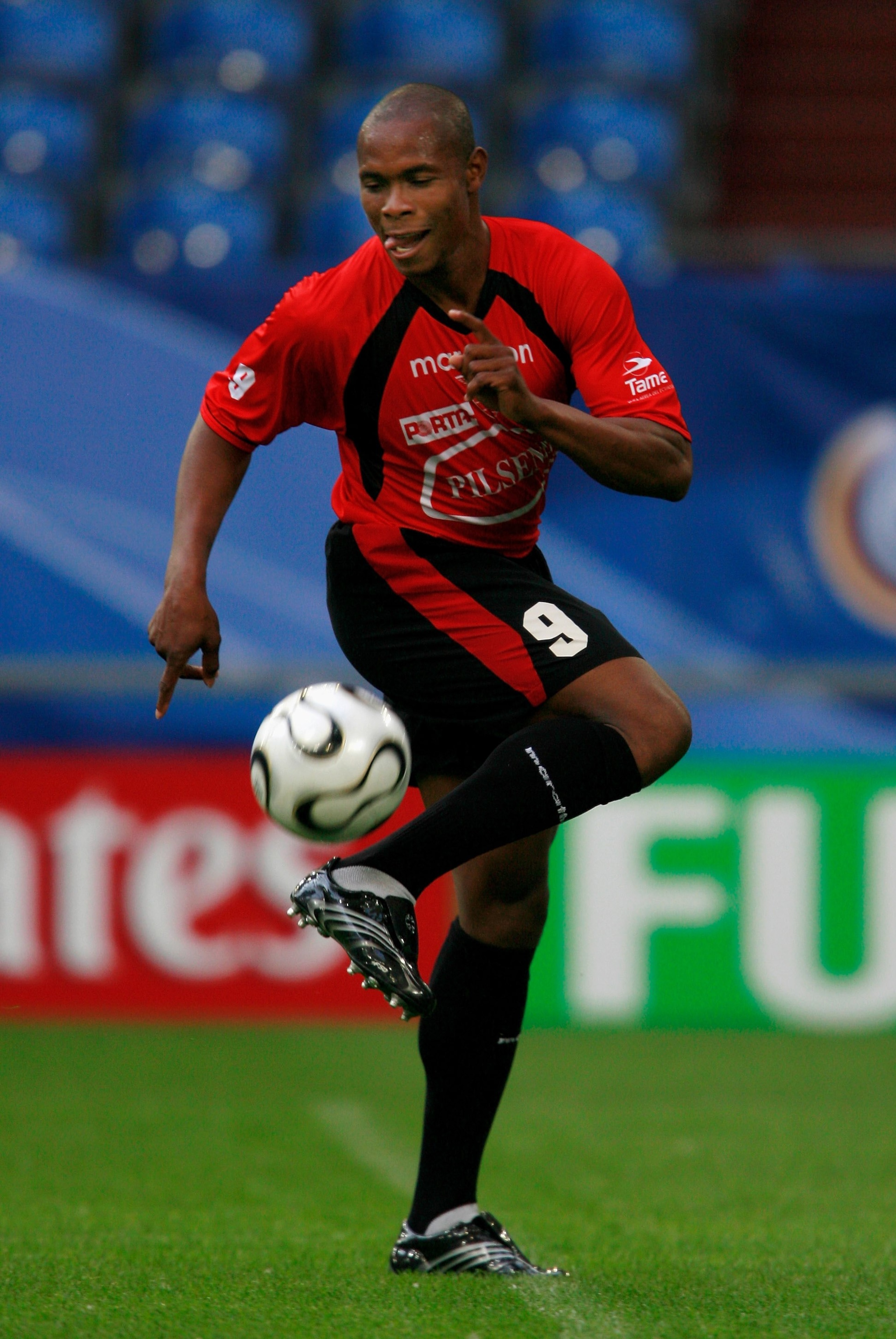 GELSENKIRCHEN, GERMANY - JUNE 08:  Felix Borja of Ecuador in action during a training session for the Ecuador National Team at on June 8, 2006 at Stadium Gelsenkirchen in Gelsenkirchen, Germany.  (Photo by Jamie McDonald/Getty Images)