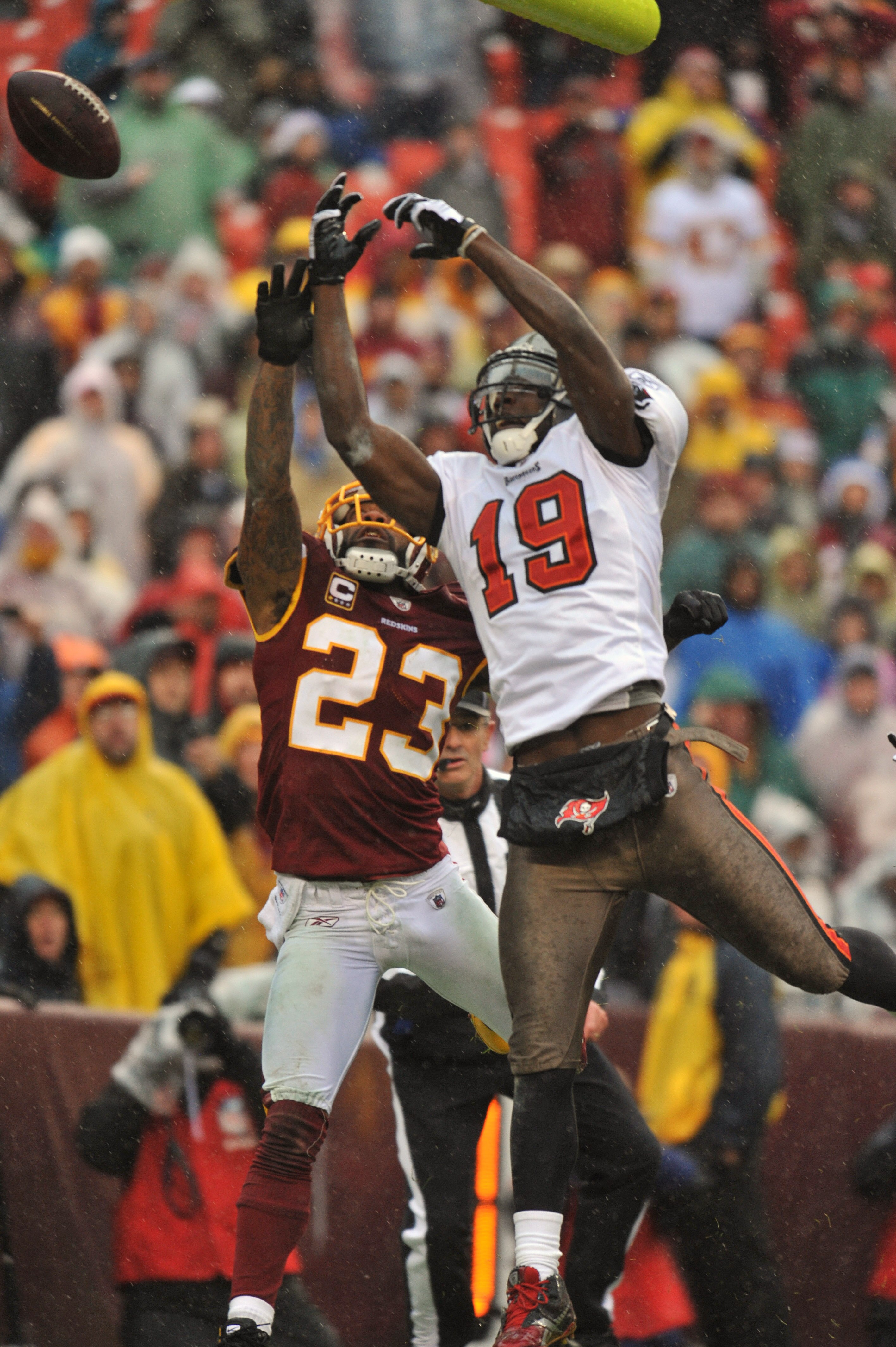 LANDOVER, MD - DECEMBER 12:  Mike Williams #19 of the Tampa Bay Buccaneers can't make this catch against the Washington Redskins at FedExField on December 12, 2010 in Landover, Maryland. The Redskins led the Buccaneers at the half 10-3. (Photo by Larry Fr