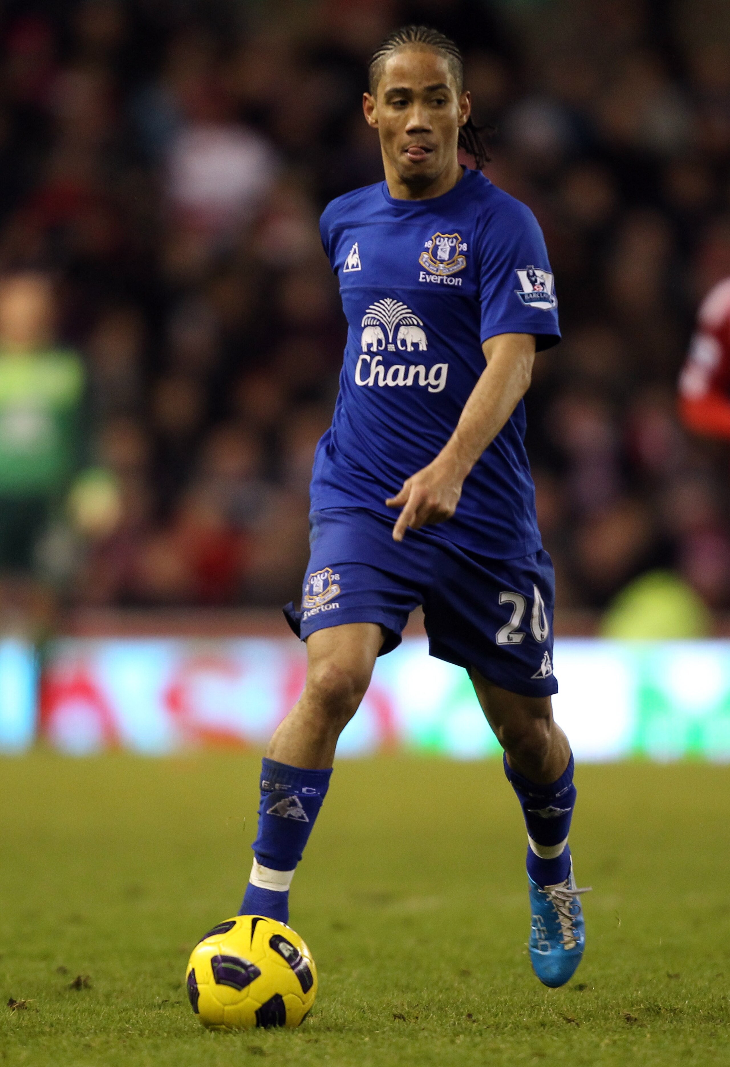 STOKE ON TRENT, ENGLAND - JANUARY 01:  Steven Pienaar of Everton during the Barclays Premier League match between Stoke City and Everton at the Britannia Stadium on January 1, 2011 in Stoke on Trent, England.  (Photo by Ross Kinnaird/Getty Images)