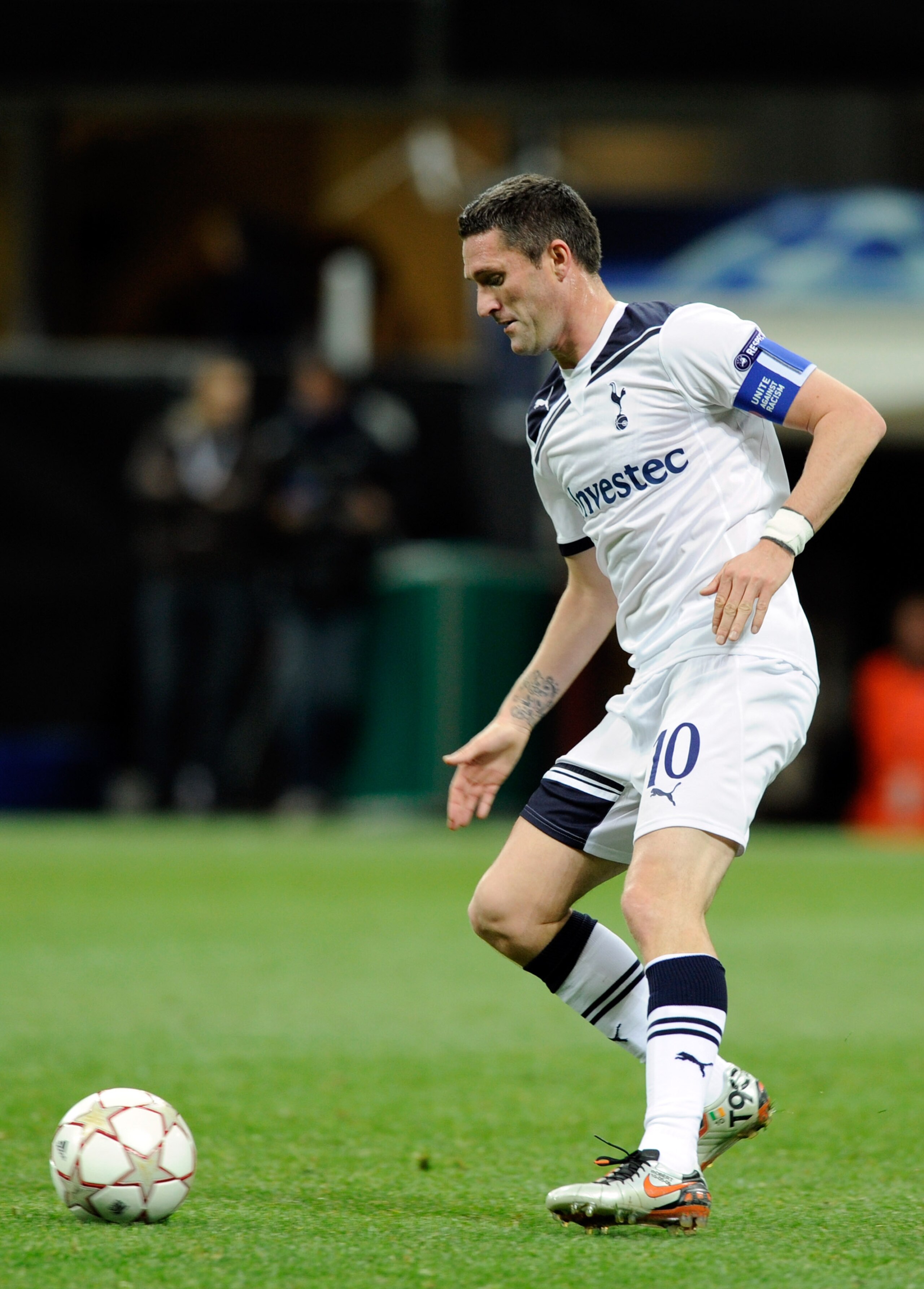 MILAN, ITALY - OCTOBER 20:  Robbie Keane of Tottenham Hotspur during the UEFA Champions League group A match between FC Internazionale Milano and Tottenham Hotspur at Stadio Giuseppe Meazza on October 20, 2010 in Milan, Italy.  (Photo by Claudio Villa/Get