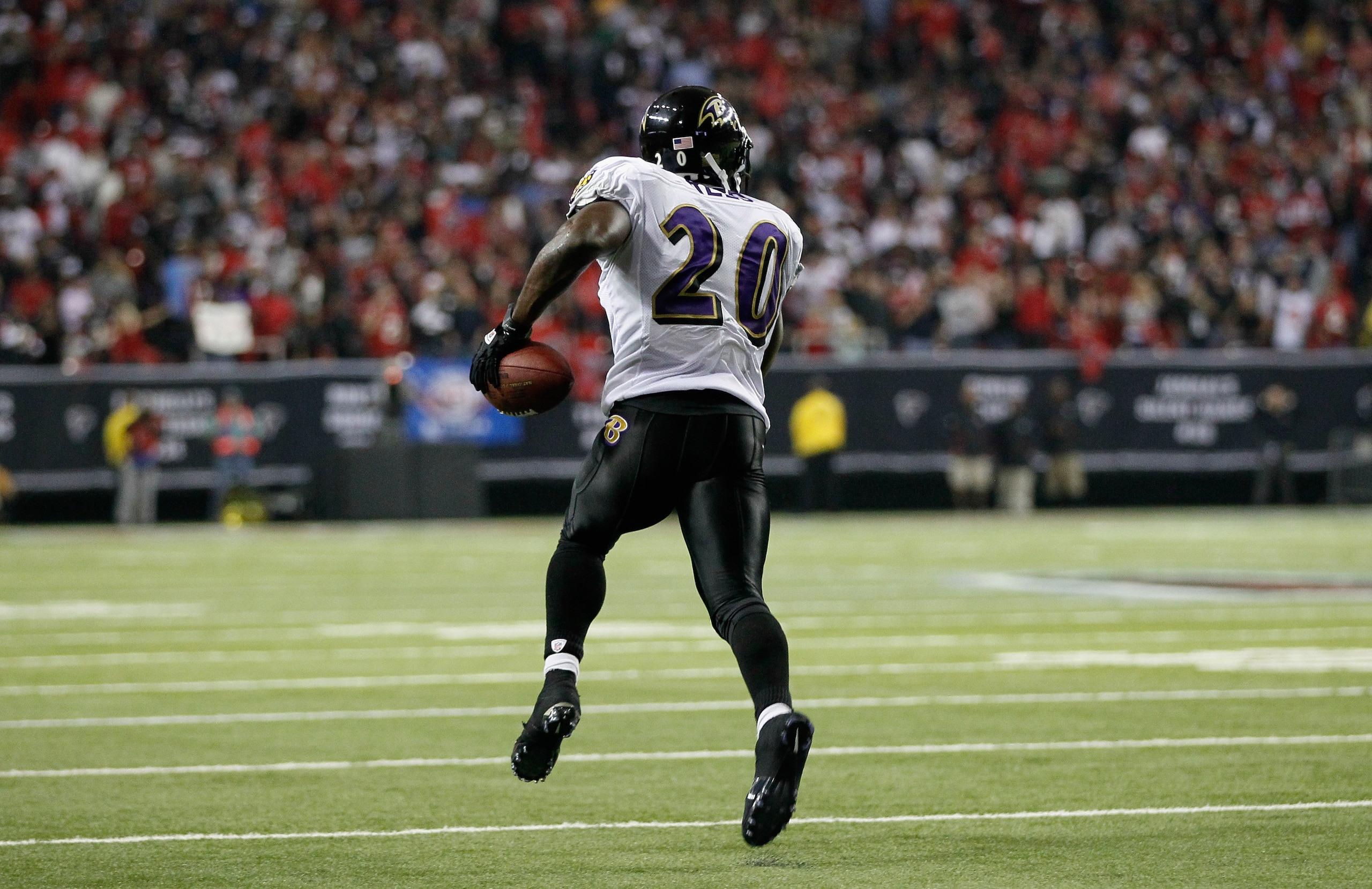 ATLANTA - NOVEMBER 11:  Ed Reed #20 of the Baltimore Ravens against the Atlanta Falcons at Georgia Dome on November 11, 2010 in Atlanta, Georgia.  (Photo by Kevin C. Cox/Getty Images)
