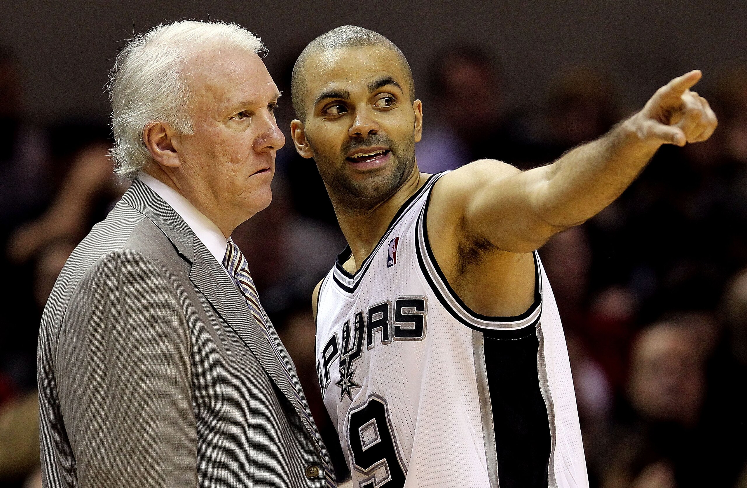 SAN ANTONIO, TX - DECEMBER 28:  Guard Tony Parker #9 of the San Antonio Spurs with Gregg Popovich during play against the Los Angeles Lakers at AT&T Center on December 28, 2010 in San Antonio, Texas.  NOTE TO USER: User expressly acknowledges and agrees t