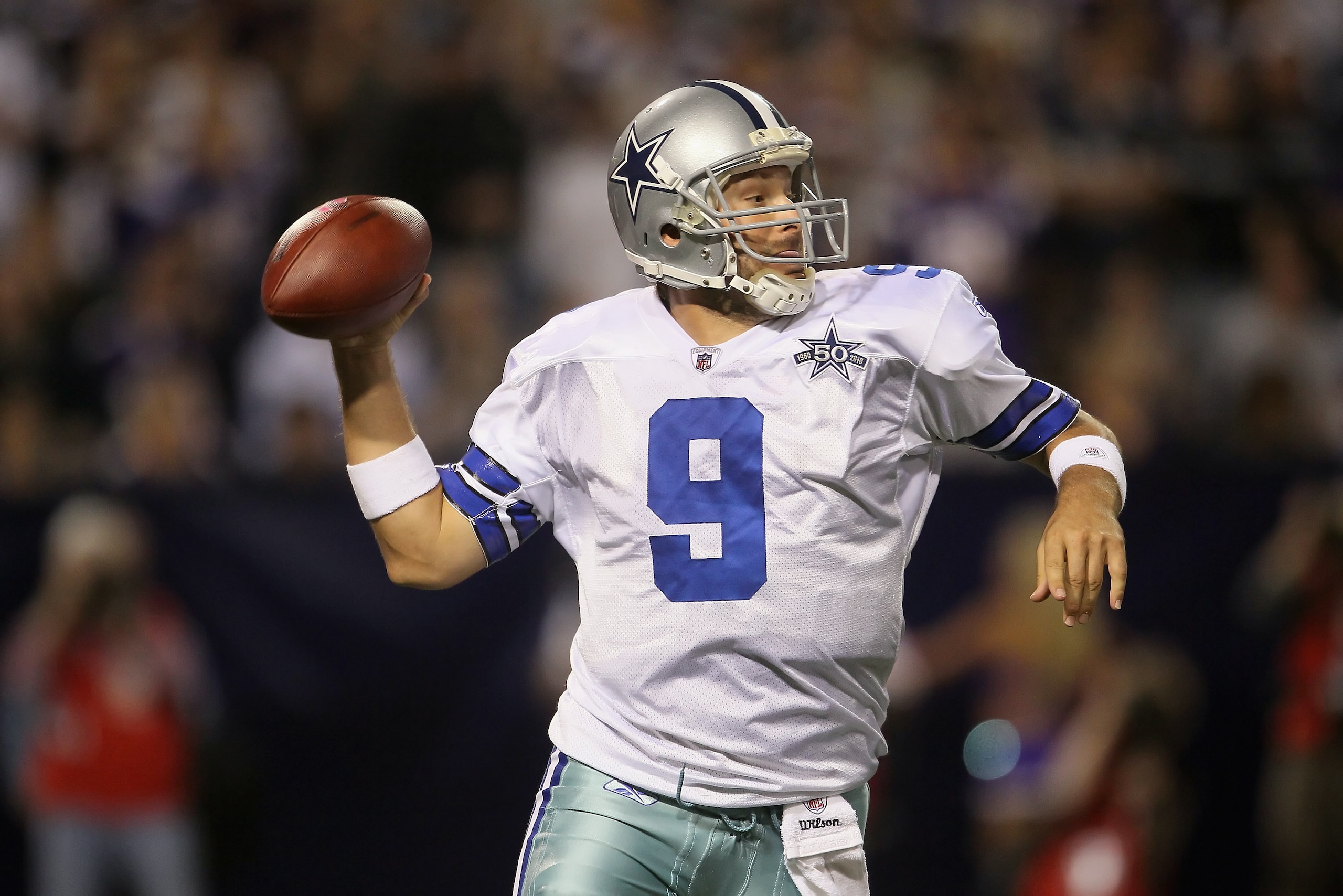 MINNEAPOLIS - OCTOBER 17:  Quarterback Tony Romo #9 of the Dallas Cowboys drops back to pass against the Minnesota Vikings at Mall of America Field on October 17, 2010 in Minneapolis, Minnesota.  (Photo by Jeff Gross/Getty Images)