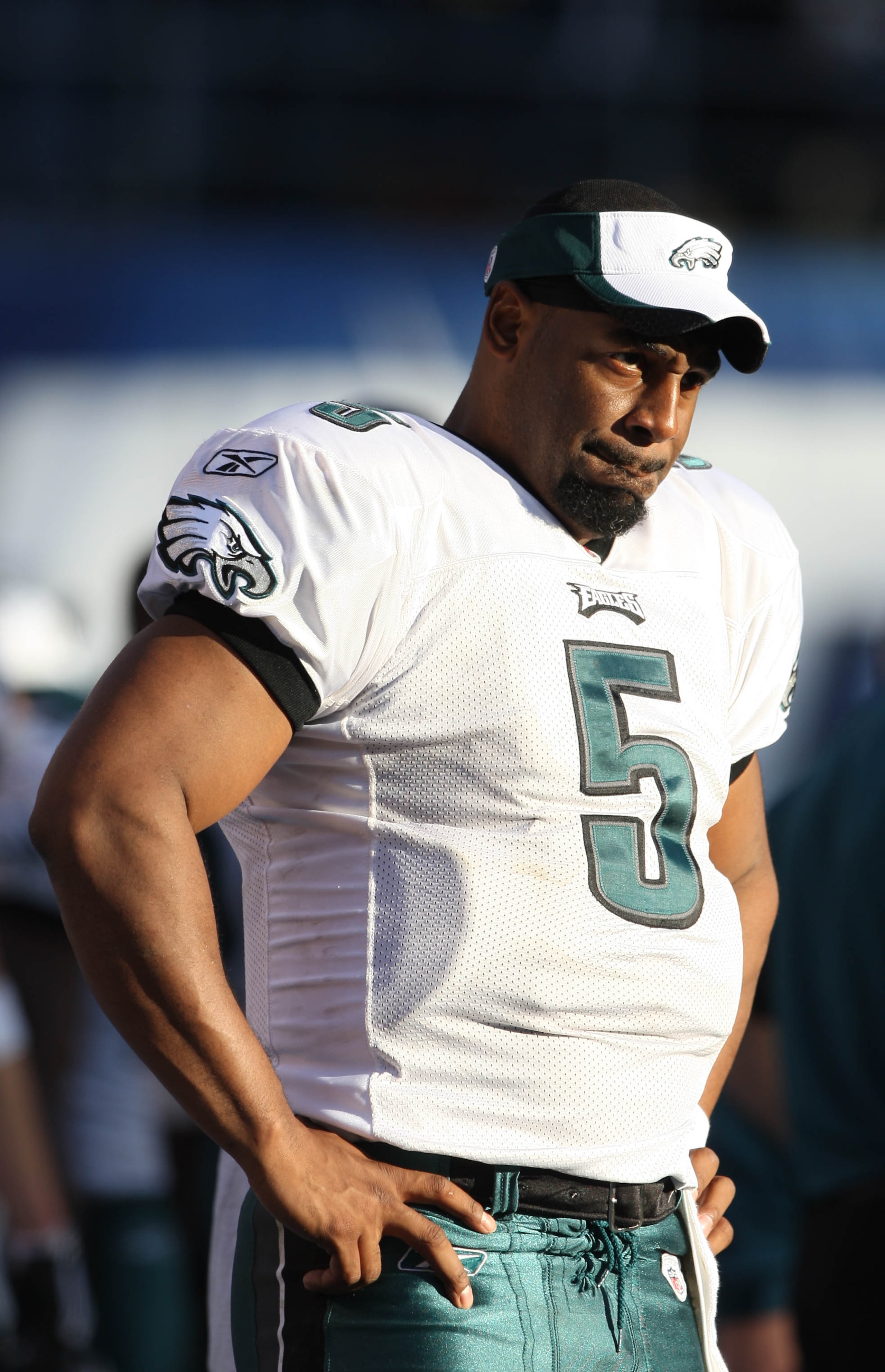SAN DIEGO, CA - NOVEMBER 15: Quarterback Donavan McNabb #5 of the Philadelphia Eagles looks onto the field from the sideline near the end of the 4th quarter during the game against the San Diego Chargers on November 15, 2009 at Qualcomm Stadium in San Di SAN DIEGO, CA - NOVEMBER 15: Quarterback Donavan McNabb #5 of the Philadelphia Eagles looks onto the field from the sideline near the end of the 4th quarter during the game against the San Diego Chargers on November 15, 2009 at Qualcomm Stadium in San Di