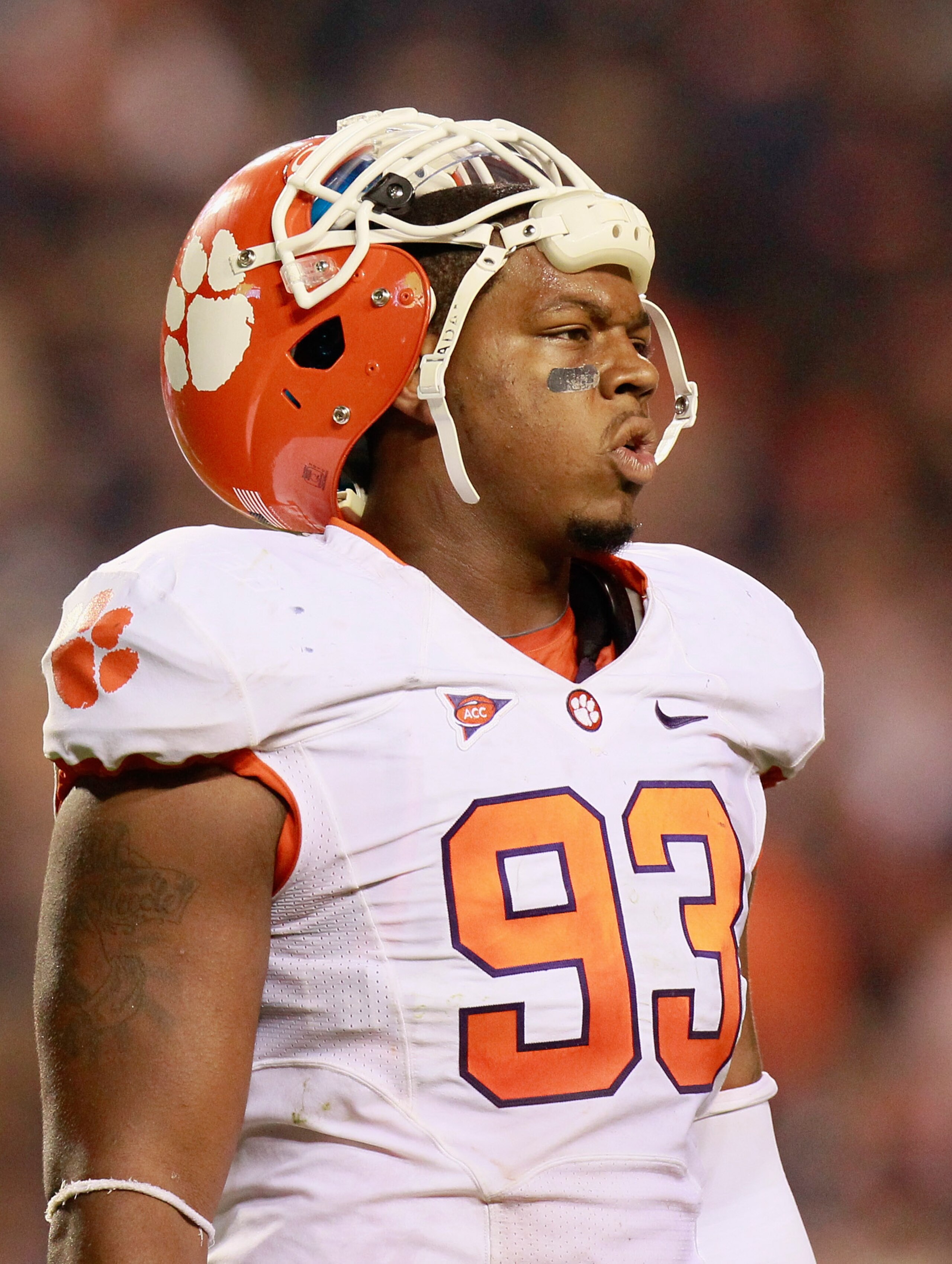 AUBURN, AL - SEPTEMBER 18:  Da'Quan Bowers #93 of the Clemson Tigers against the Auburn Tigers at Jordan-Hare Stadium on September 18, 2010 in Auburn, Alabama.  (Photo by Kevin C. Cox/Getty Images)