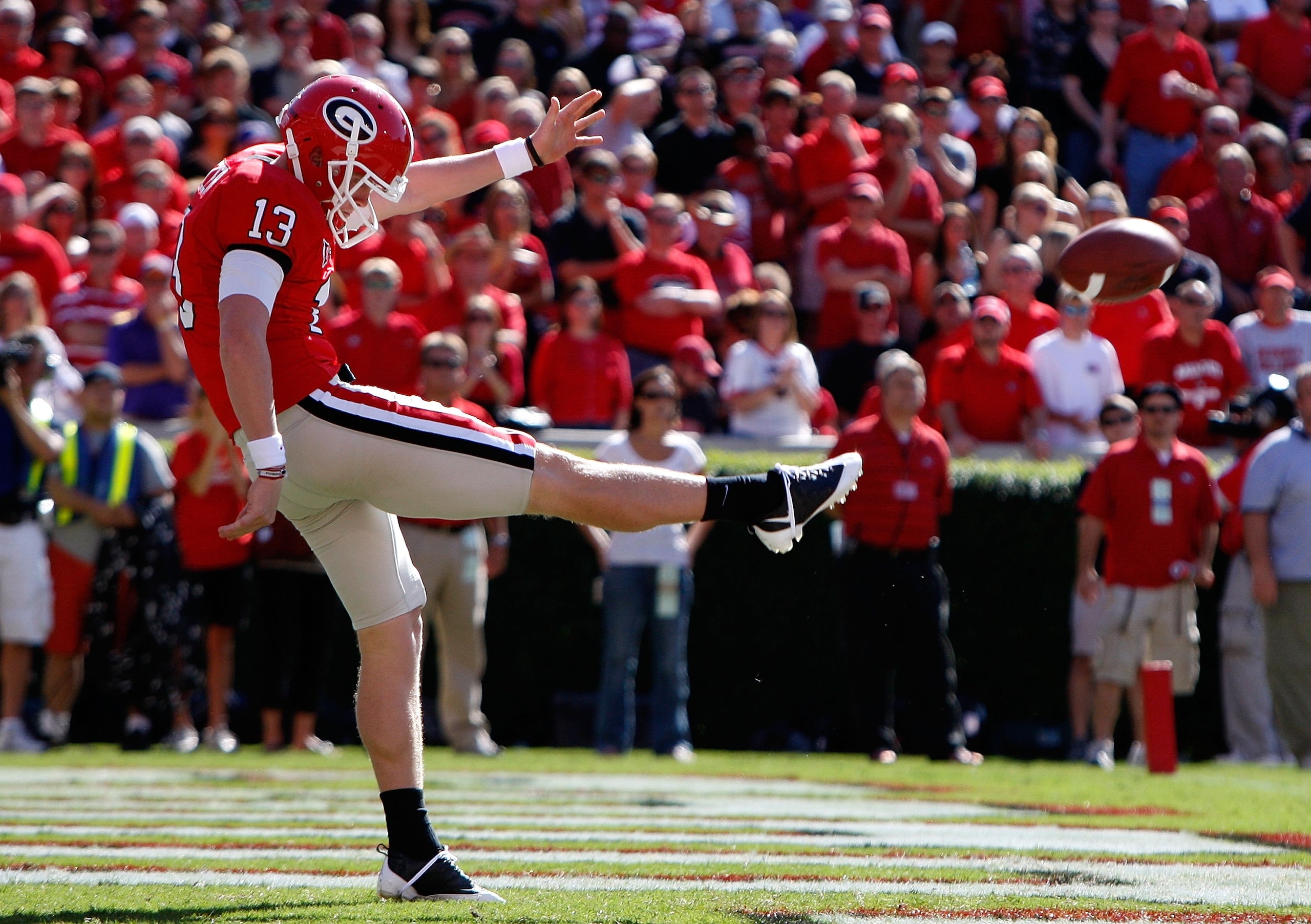 ATHENS, GA - OCTOBER 03:  Drew Butler #13 of the Georgia Bulldogs against the Louisiana State University Tigers at Sanford Stadium on October 3, 2009 in Athens, Georgia.  (Photo by Kevin C. Cox/Getty Images)