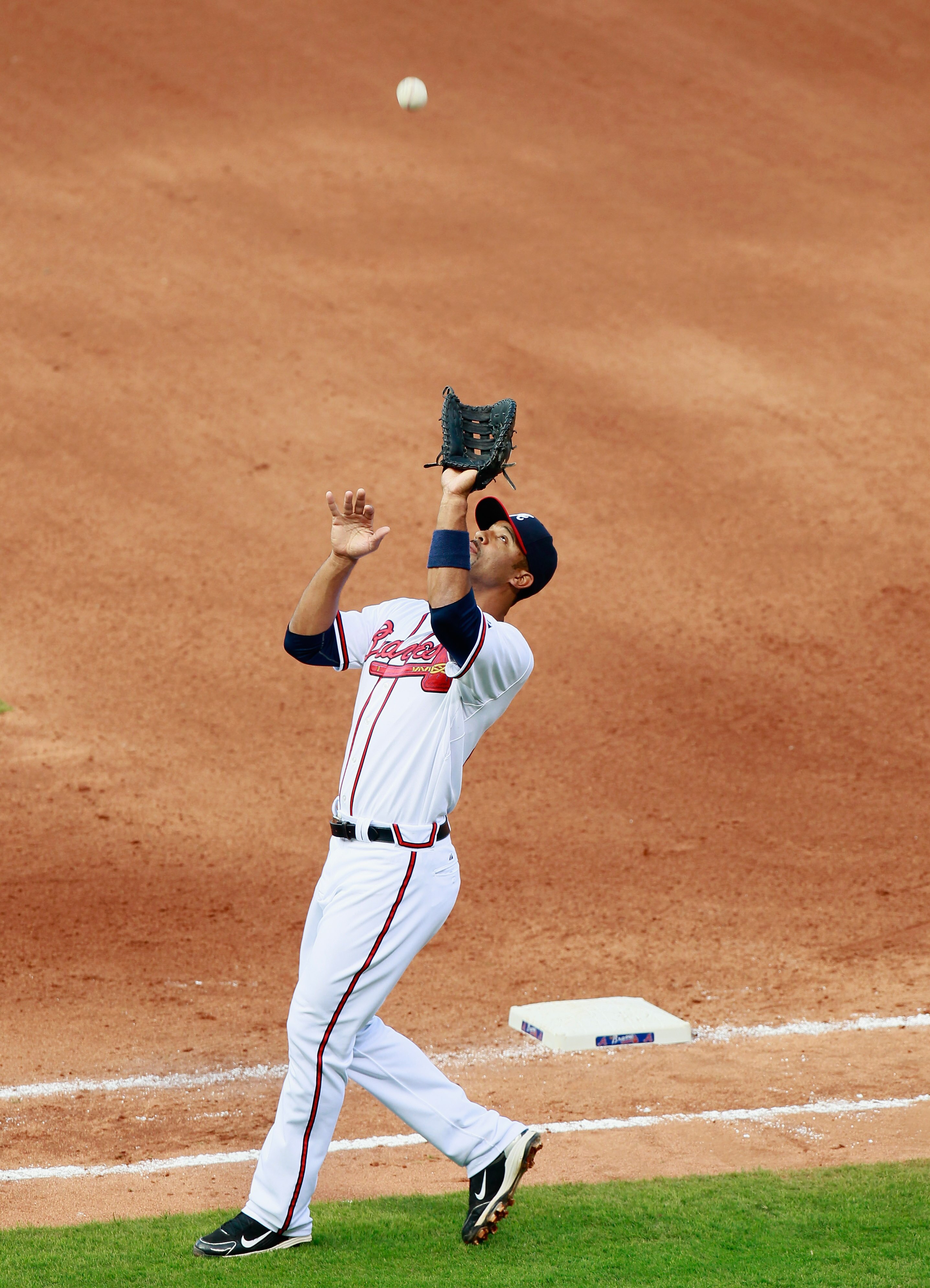 ATLANTA - SEPTEMBER 29:  Derrek Lee #27 of the Atlanta Braves against the Florida Marlins at Turner Field on September 29, 2010 in Atlanta, Georgia.  (Photo by Kevin C. Cox/Getty Images)