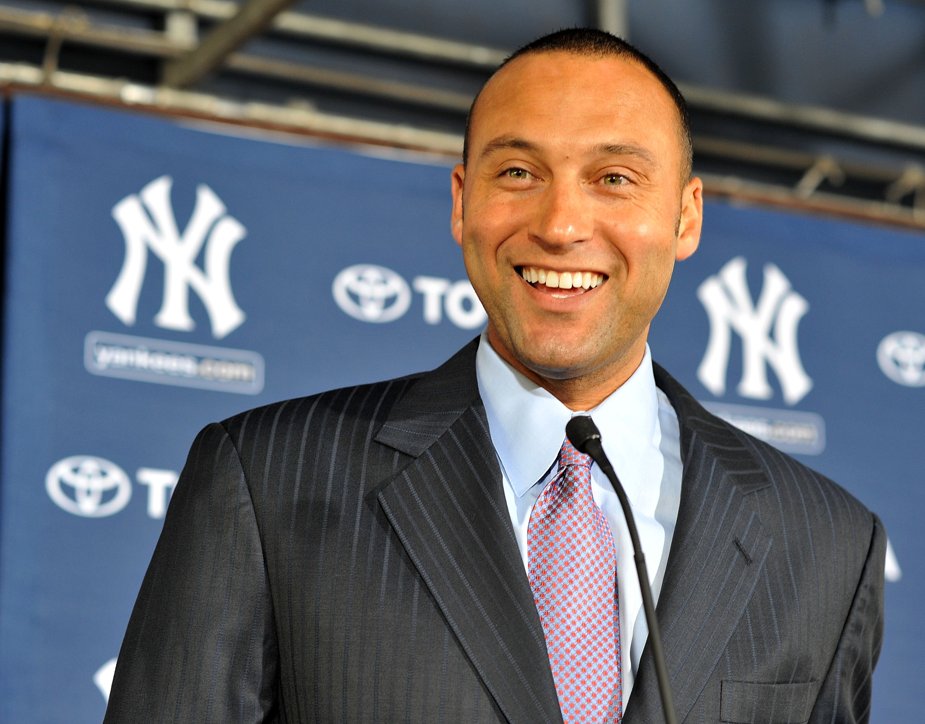 TAMPA, FL - DECEMBER 07:   Shortstop Derek Jeter of the New York Yankees talks to the media during a press conference to announce his new contract with the club on December 7, 2010 in Tampa, Florida.  (Photo by Tim Boyles/Getty Images)