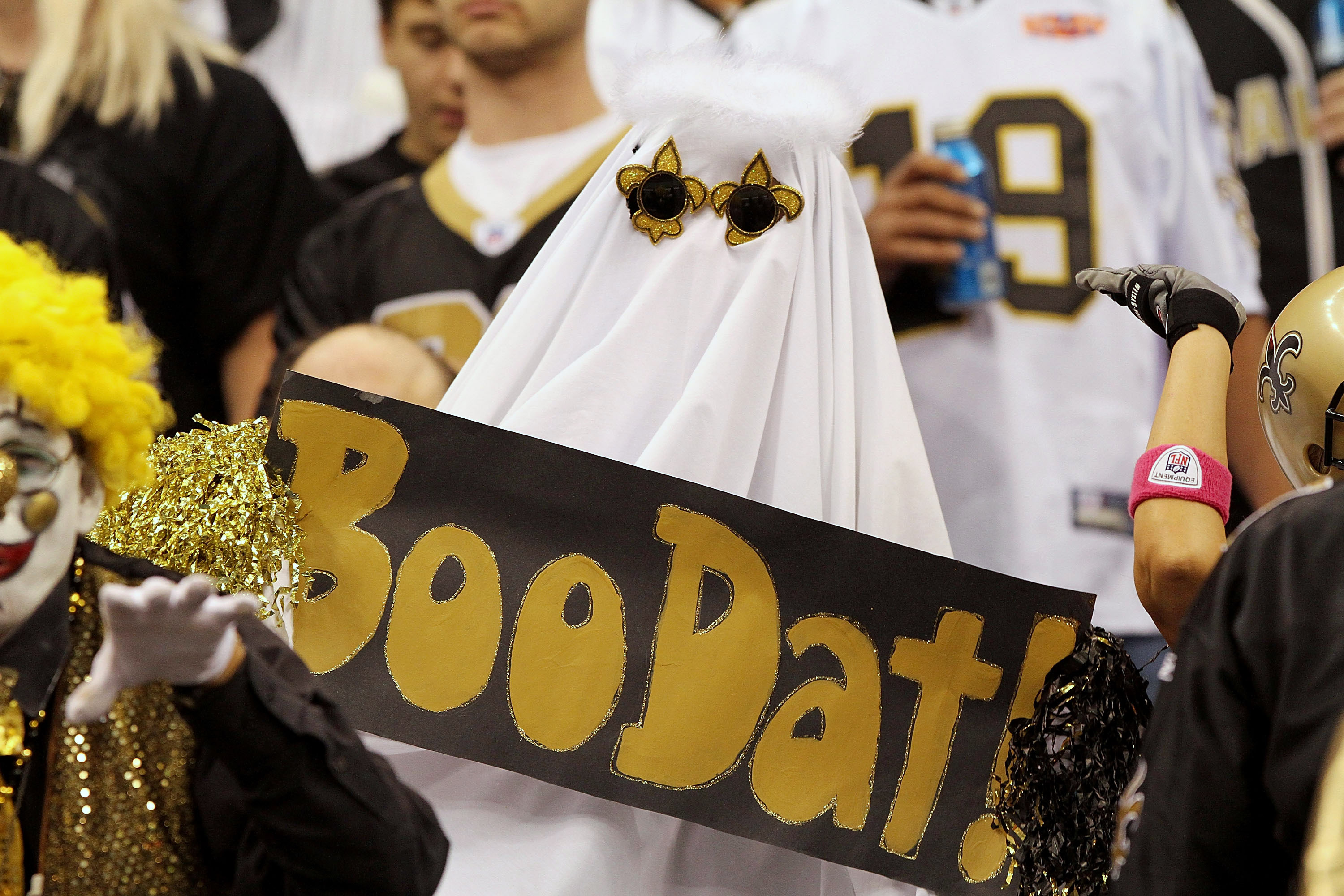 NEW ORLEANS, LA - OCTOBER 31: A fan of the New Orleans Saints cheers during the game against the Pittsburgh Steelers at the Louisiana Superdome on October 31, 2010 in New Orleans, Louisiana. (Photo by Matthew Sharpe/Getty Images)