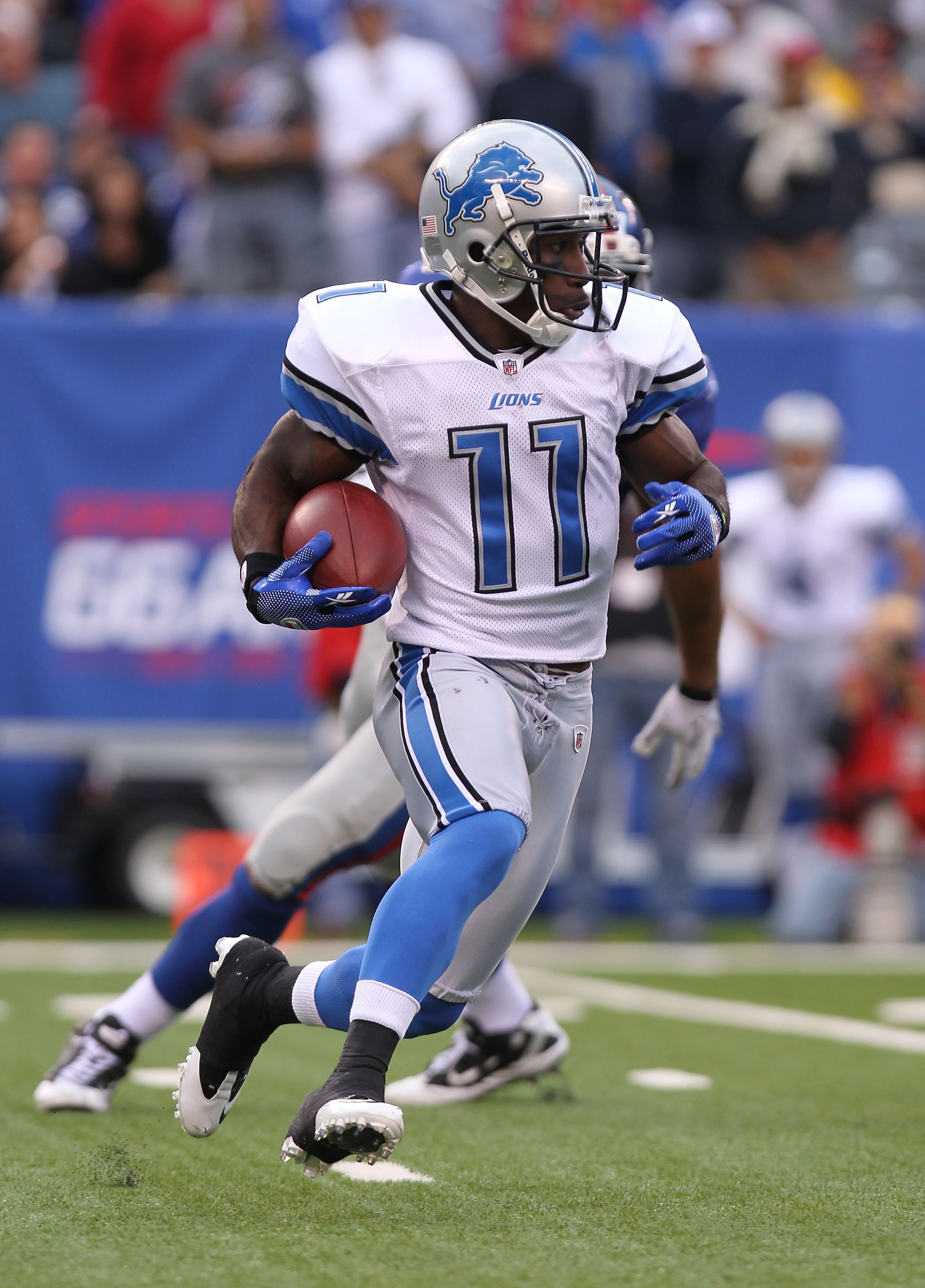 EAST RUTHERFORD, NJ - OCTOBER 17: Stefan Logan #11 of the Detroit Lions rushes against the New York Giants at New Meadowlands Stadium on October 17, 2010 in East Rutherford, New Jersey. (Photo by Nick Laham/Getty Images) EAST RUTHERFORD, NJ - OCTOBER 17: Stefan Logan #11 of the Detroit Lions rushes against the New York Giants at New Meadowlands Stadium on October 17, 2010 in East Rutherford, New Jersey. (Photo by Nick Laham/Getty Images)