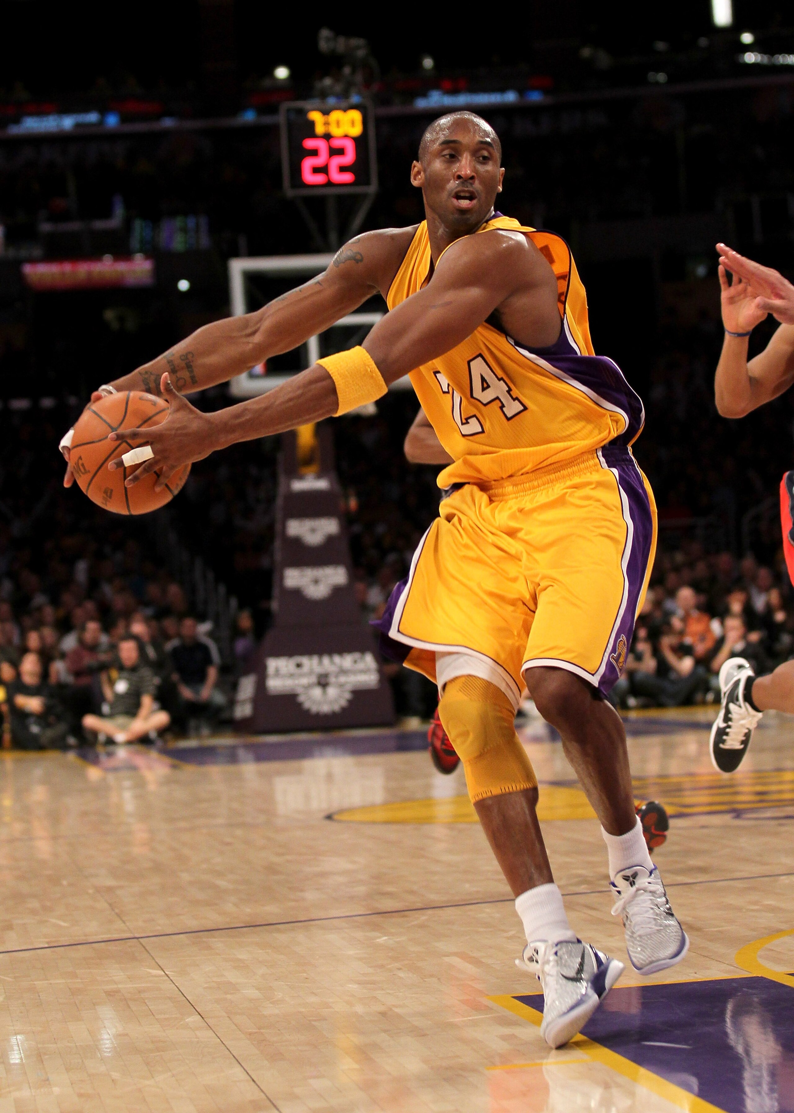 LOS ANGELES, CA - JANUARY 14: Kobe Bryant #24 of the Los Angeles Lakers controls the ball against the New Jersey Nets at Staples Center on January 14, 2011 in Los Angeles, California. The Lakers won 100-88. NOTE TO USER: User expressly acknowledges and LOS ANGELES, CA - JANUARY 14: Kobe Bryant #24 of the Los Angeles Lakers controls the ball against the New Jersey Nets at Staples Center on January 14, 2011 in Los Angeles, California. The Lakers won 100-88. NOTE TO USER: User expressly acknowledges and