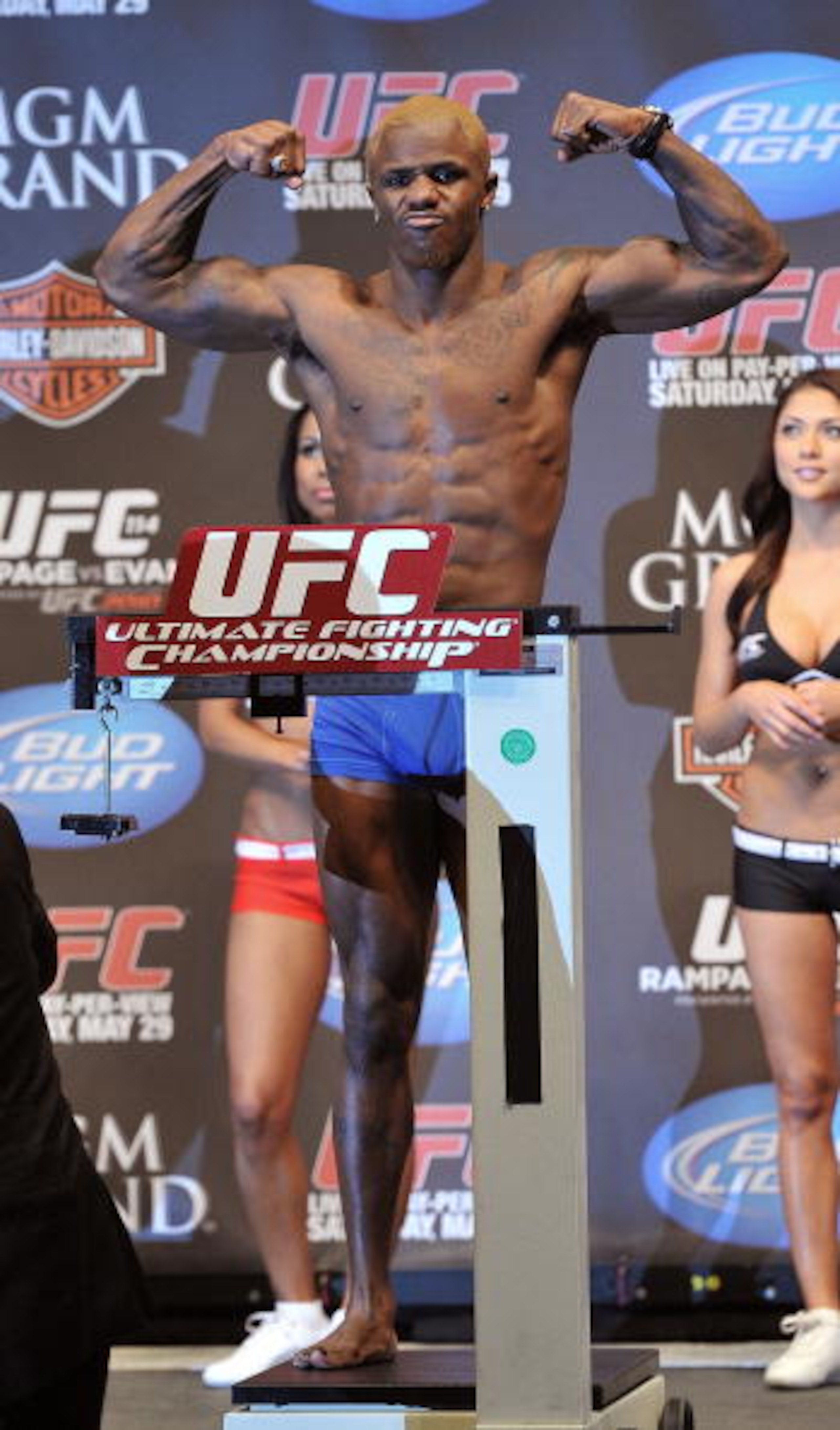 LAS VEGAS - MAY 28:  UFC fighter Melvin Guillard  weighs in for his fight against UFC fighter Waylon Lowe at UFC 114: Rampage versus Rashad at the Mandalay Bay Hotel on May 28, 2010 in Las Vegas, Nevada.  (Photo by Jon Kopaloff/Getty Images)