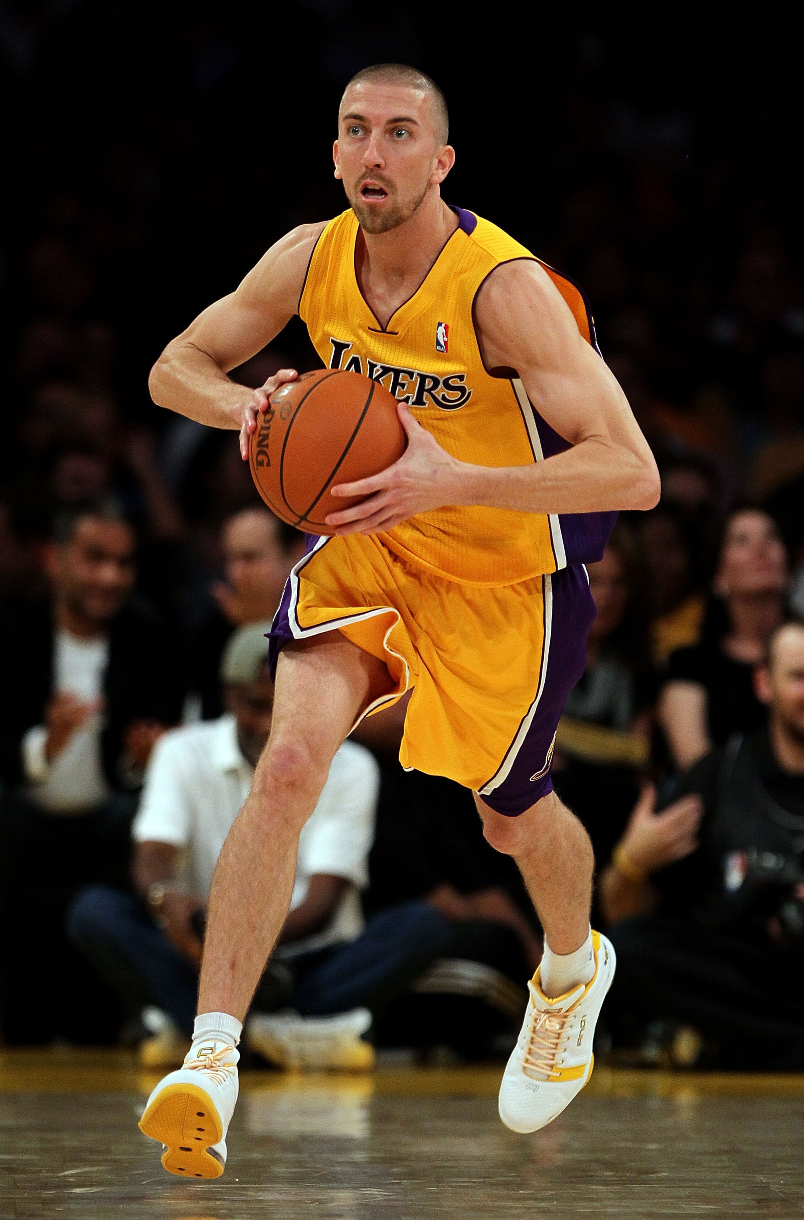 LOS ANGELES, CA - NOVEMBER 02:  Steve Blake #5 of the Los Angeles Lakers plays against the Memphis Grizzlies in the game at Staples Center on November 2, 2010 in Los Angeles, California. The Lakers defeated the Grizzlies 124-105. NOTE TO USER: User expres