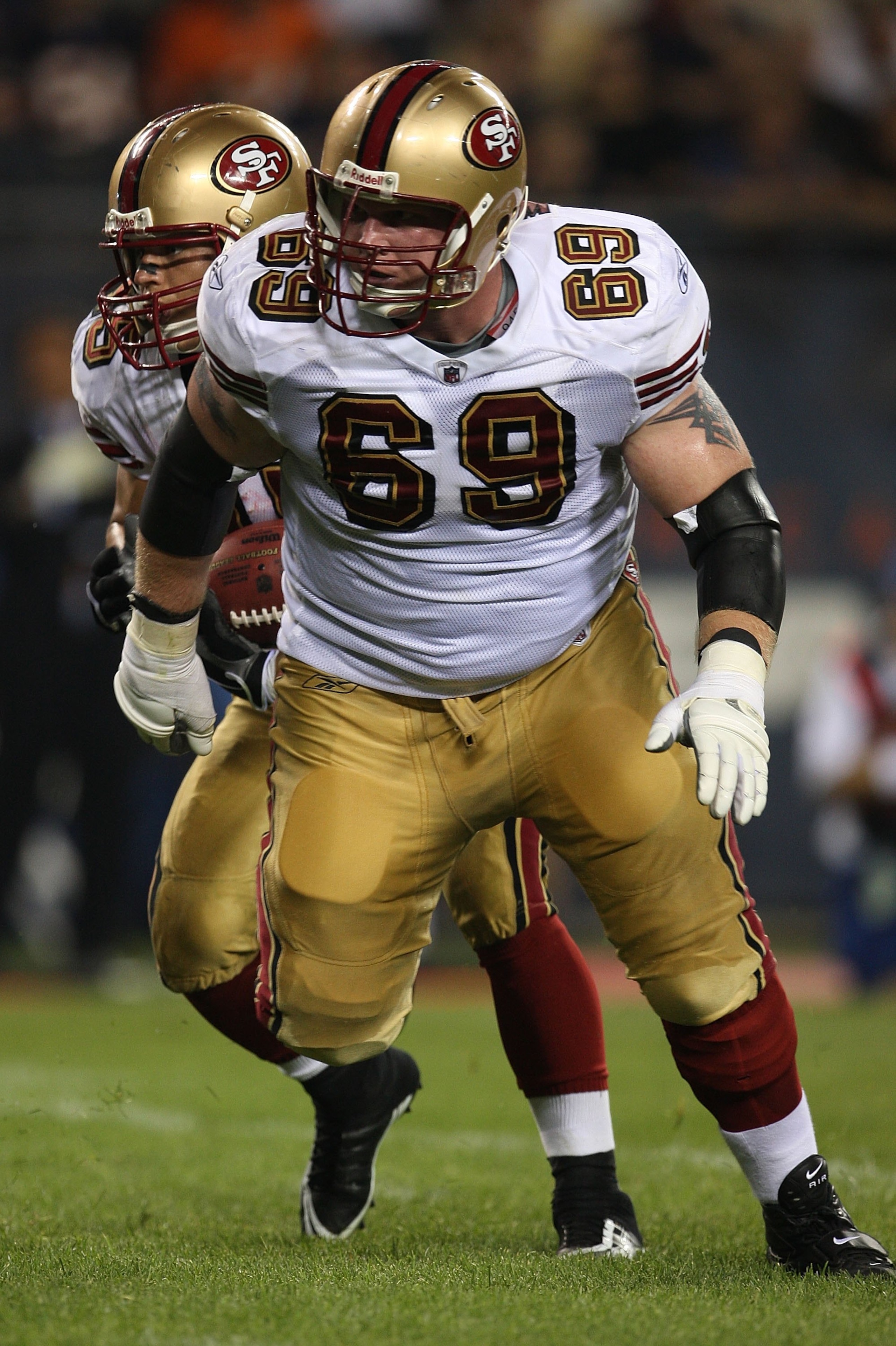 CHICAGO - AUGUST 21: Tony Wragge #69 of the San Francisco 49ers moves to make a block against the Chicago Bears on August 21, 2008 at Soldier Field in Chicago, Illinois. The 49ers defeated the Bears 37-30. (Photo by Jonathan Daniel/Getty Images) CHICAGO - AUGUST 21: Tony Wragge #69 of the San Francisco 49ers moves to make a block against the Chicago Bears on August 21, 2008 at Soldier Field in Chicago, Illinois. The 49ers defeated the Bears 37-30. (Photo by Jonathan Daniel/Getty Images)