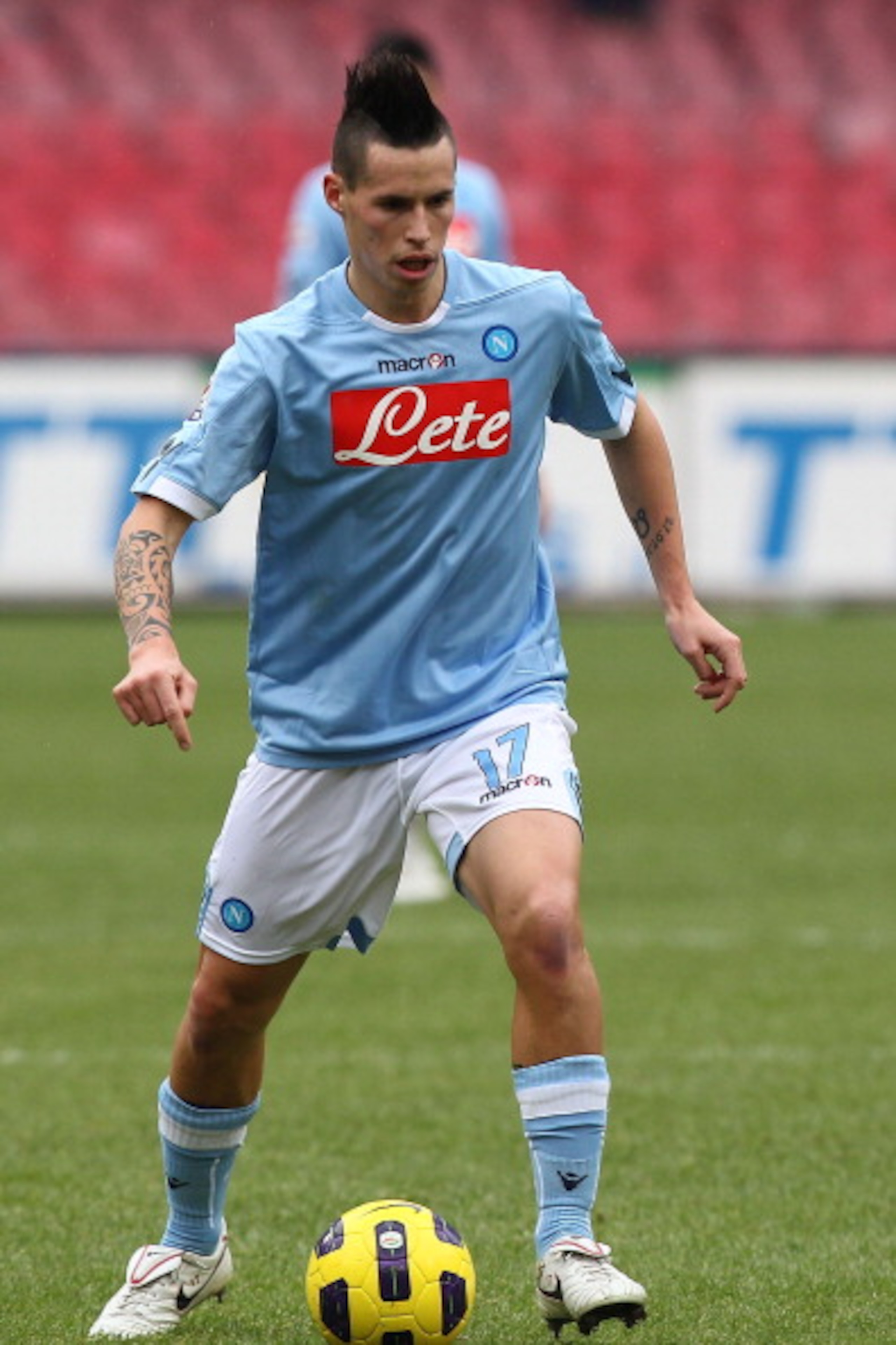 NAPLES, ITALY - DECEMBER 19:  Marek Hamsik of SSC Napoli in action during the Serie A match between Napoli and Lecce at Stadio San Paolo on December 19, 2010 in Naples, Italy.  (Photo by Gabriele Maltinti/Getty Images)
