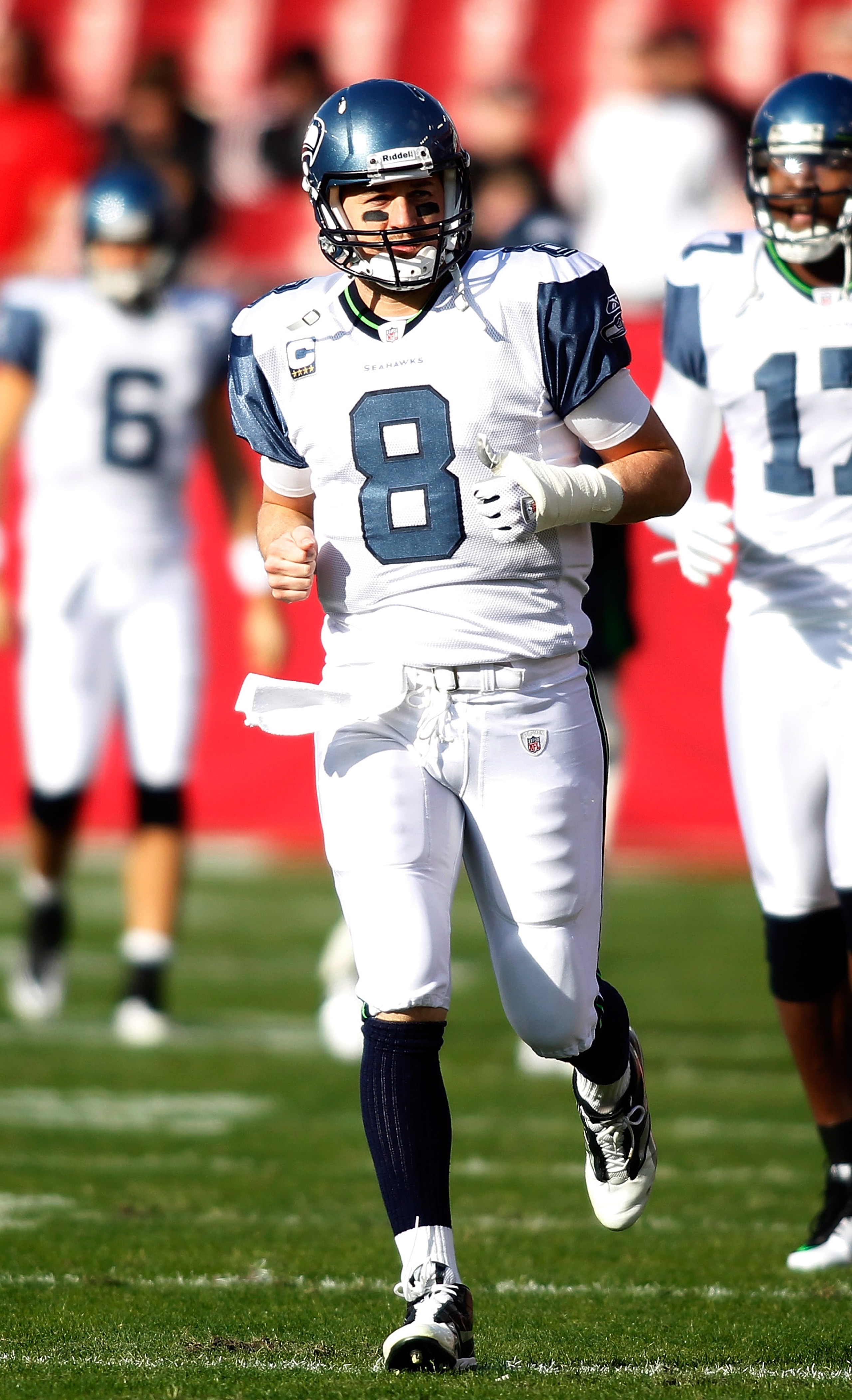 TAMPA, FL - DECEMBER 26:  Quarterback Matt Hasselbeck #8 of the Seattle Seahawks jogs during warmups before the game against the Tampa Bay Buccaneers at Raymond James Stadium on December 26, 2010 in Tampa, Florida.  (Photo by J. Meric/Getty Images)