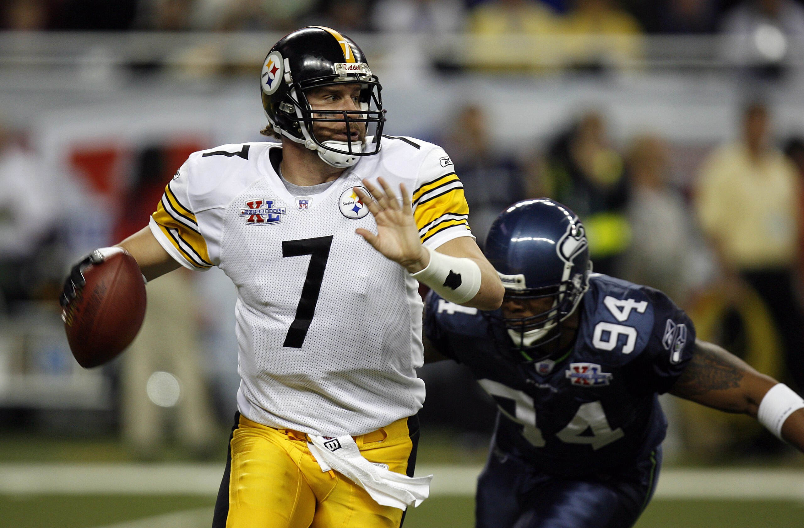 Ben Roethlisberger of the Steelers during Super Bowl XL between the Pittsburgh Steelers and Seattle Seahawks at Ford Field in Detroit, Michigan on February 5, 2006. (Photo by Allen Kee/Getty Images)