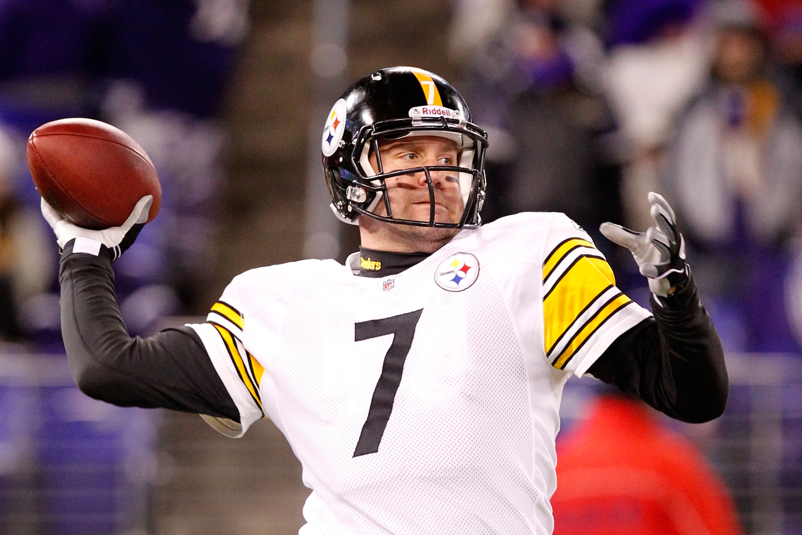 BALTIMORE, MD - DECEMBER 05:  Quarterback Ben Roethlisberger #7 of the Pittsburgh Steelers looks to pass during warms up before playing against the Baltimore Ravens at M&T Bank Stadium on December 5, 2010 in Baltimore, Maryland.  (Photo by Geoff Burke/Get