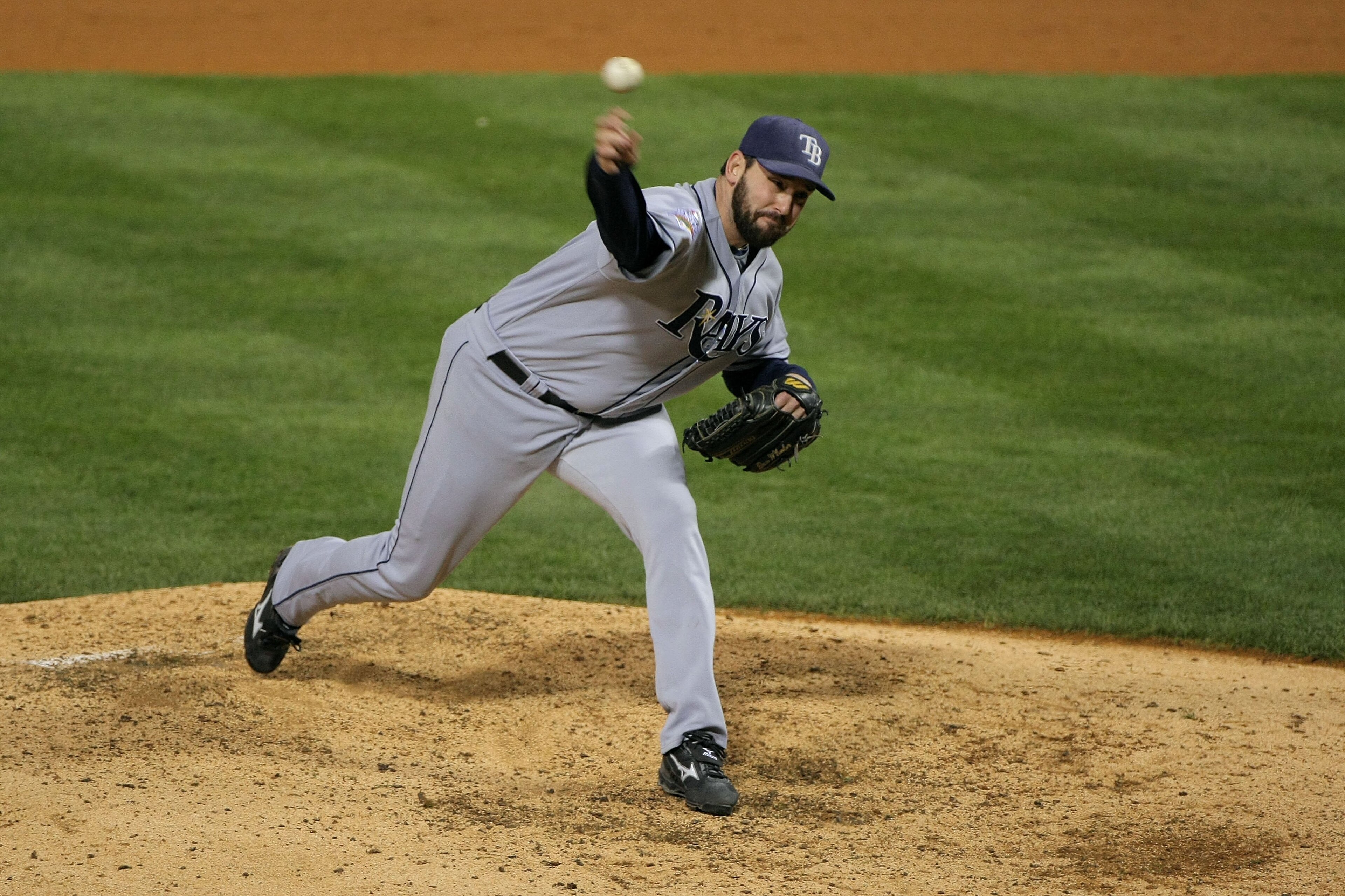 PHILADELPHIA - OCTOBER 26:  Dan Wheeler #35 of the Tampa Bay Rays pitches against the Philadelphia Phillies during game four of the 2008 MLB World Series on October 26, 2008 at Citizens Bank Park in Philadelphia, Pennsylvania.  (Photo by Doug Pensinger/Ge