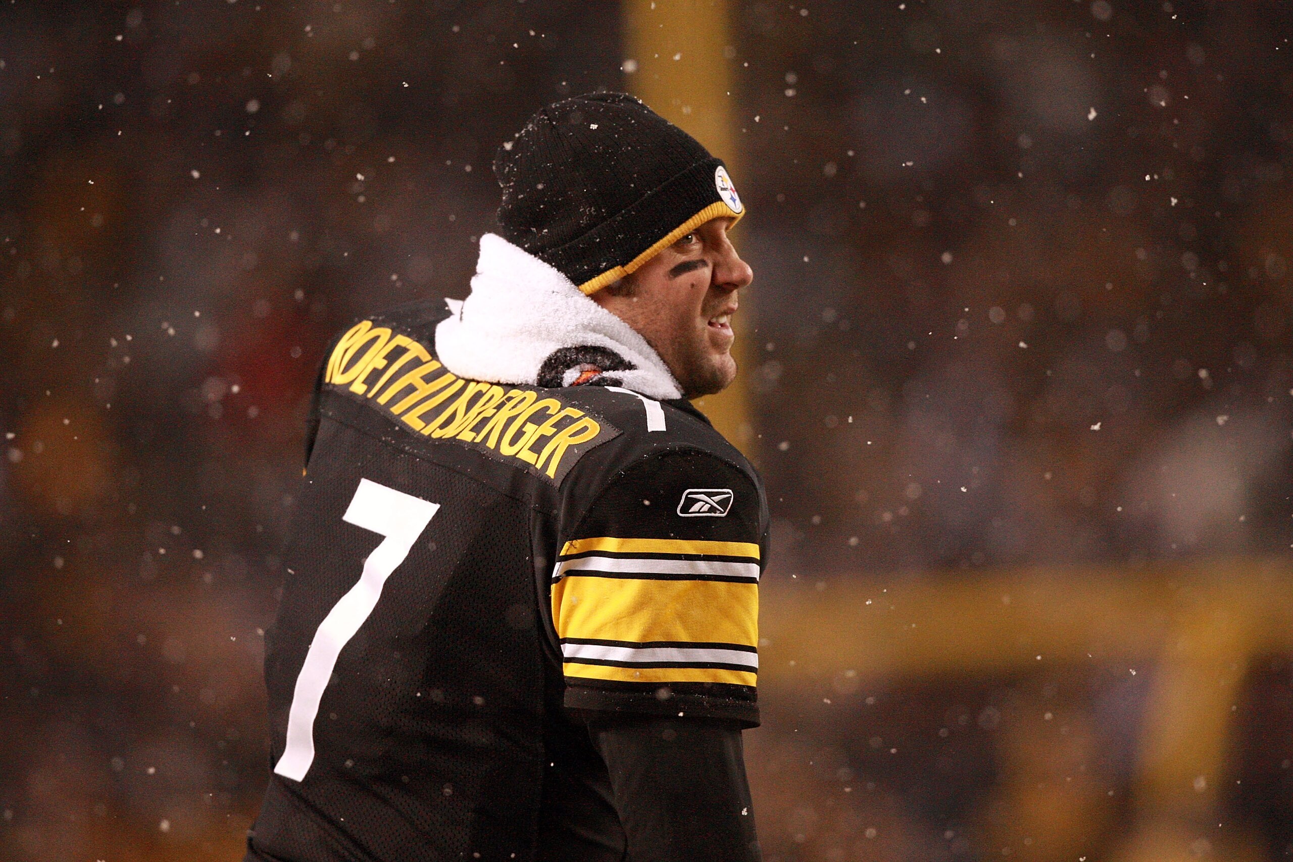 PITTSBURGH - DECEMBER 19: Ben Roethlisberger #7 of the Pittsburgh Steelers is seen during the game agasint the New York Jets at Heinz Field on December 19, 2010 in Pittsburgh, Pennsylvania. (Photo by Karl Walter/Getty Images) PITTSBURGH - DECEMBER 19: Ben Roethlisberger #7 of the Pittsburgh Steelers is seen during the game agasint the New York Jets at Heinz Field on December 19, 2010 in Pittsburgh, Pennsylvania. (Photo by Karl Walter/Getty Images)