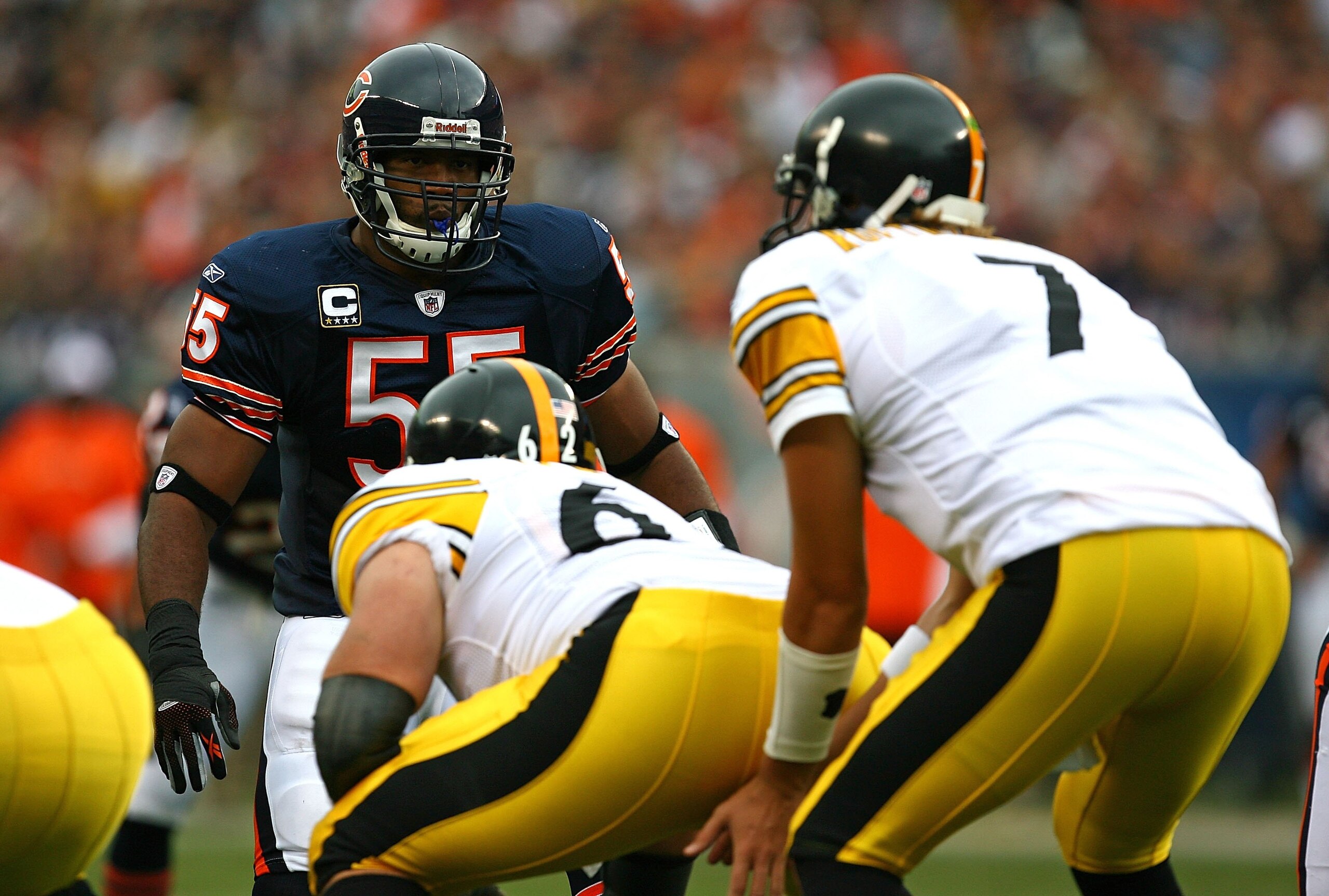 CHICAGO - SEPTEMBER 20: Lance Briggs #55 of the Chicago Bears stares at Ben Roethlisberger #7 of the Pittsburgh Steelers before the start of play on September 20, 2009 at Soldier Field in Chicago, Illinois. The Bears defeated the Steelers 17-14. (Photo by CHICAGO - SEPTEMBER 20: Lance Briggs #55 of the Chicago Bears stares at Ben Roethlisberger #7 of the Pittsburgh Steelers before the start of play on September 20, 2009 at Soldier Field in Chicago, Illinois. The Bears defeated the Steelers 17-14. (Photo by