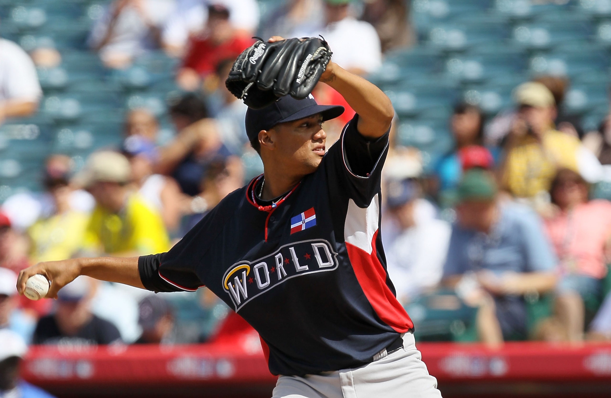 ANAHEIM, CA - JULY 11:  World Futures All-Star Hector Noesi #19 of the New York Yankees throws the ball during the 2010 XM All-Star Futures Game at Angel Stadium of Anaheim on July 11, 2010 in Anaheim, California.  (Photo by Stephen Dunn/Getty Images)