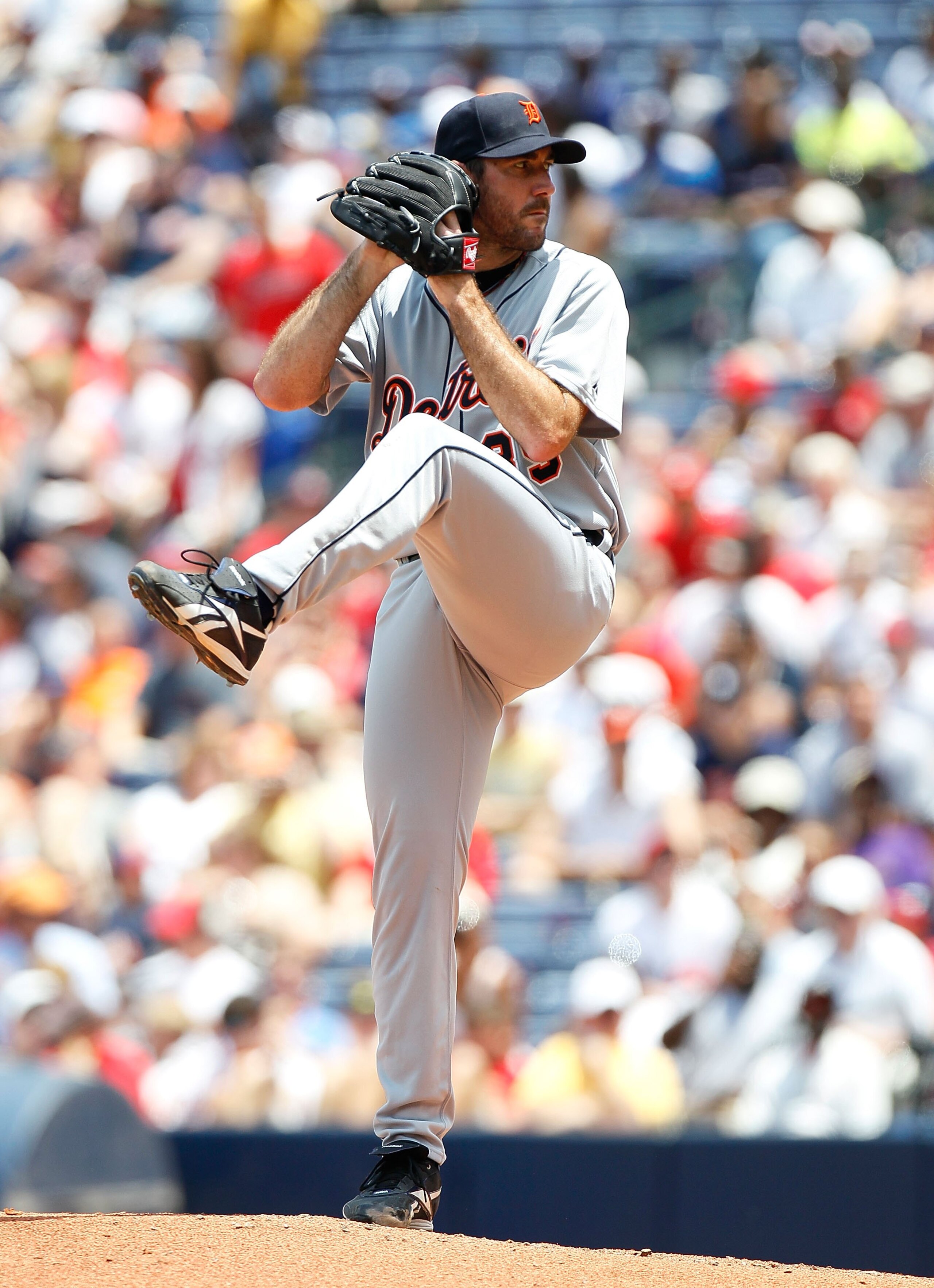 ATLANTA - JUNE 27:  Justin Verlander #35 of the Detroit Tigers against the Atlanta Braves at Turner Field on June 27, 2010 in Atlanta, Georgia.  (Photo by Kevin C. Cox/Getty Images)