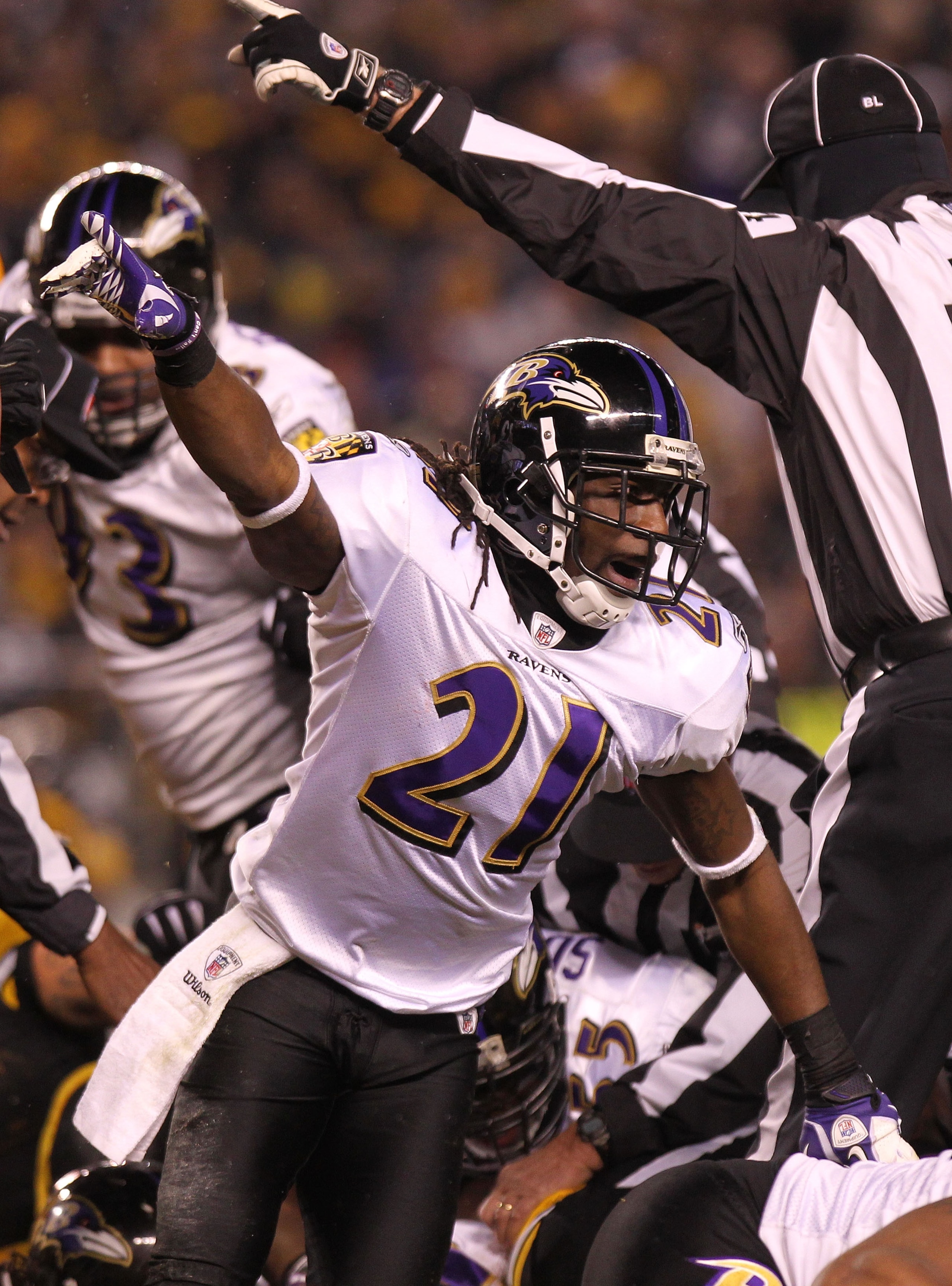 PITTSBURGH, PA - JANUARY 15:  Cornerback Ladarius Webb #21 of the Baltimore Ravens reacts after a turnover by the Pittsburgh Steelers during the AFC Divisional Playoff Game at Heinz Field on January 15, 2011 in Pittsburgh, Pennsylvania.  (Photo by Nick La