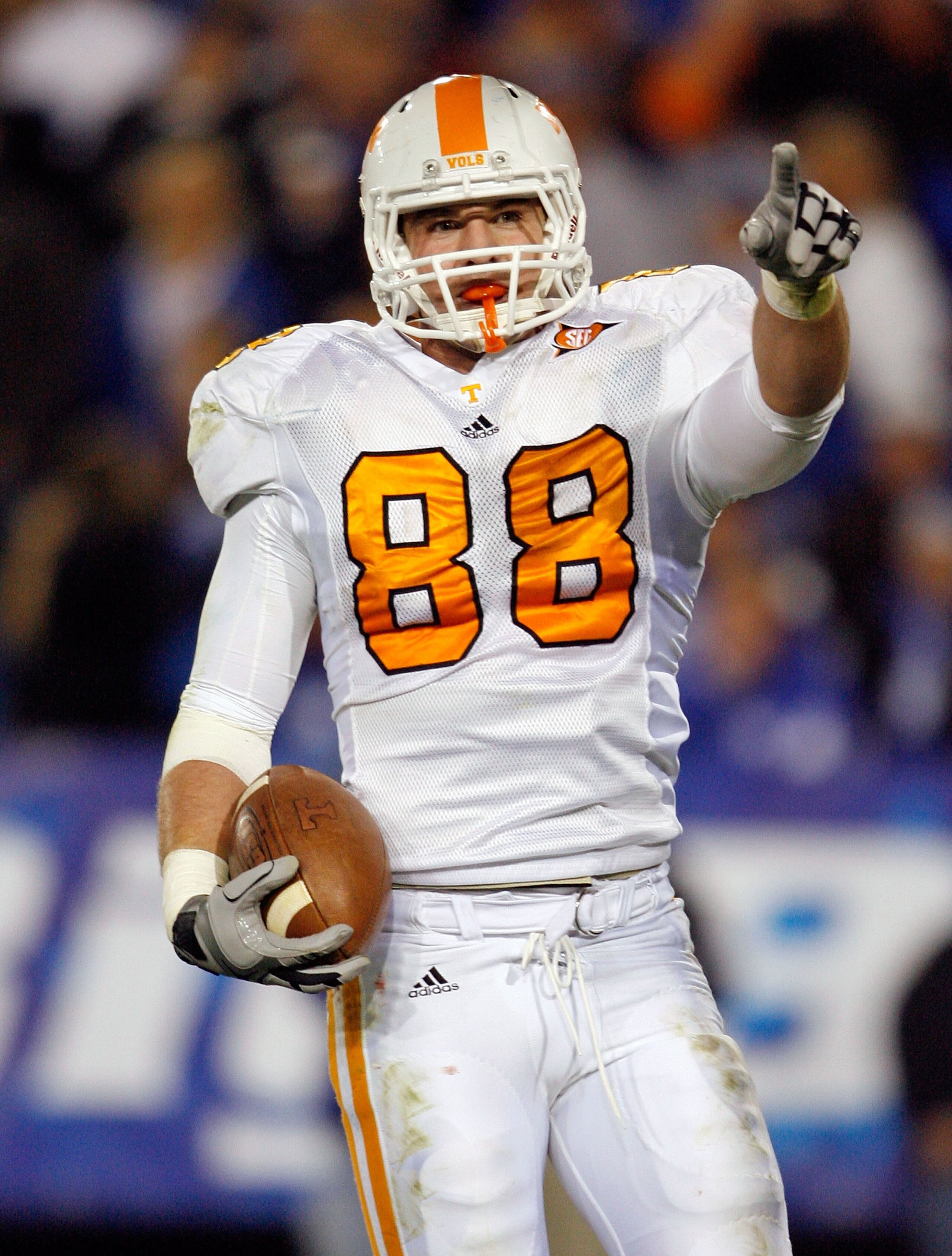 LEXINGTON, KY - NOVEMBER 28: Luke Stocker #88 of the Tennessee Volunteers celebrates after scoring a touchdown during the SEC game against the Kentucky Wildcats at Commonwealth Stadium on November 28, 2009 in Lexington, Kentucky. (Photo by Andy Lyons/Ge LEXINGTON, KY - NOVEMBER 28: Luke Stocker #88 of the Tennessee Volunteers celebrates after scoring a touchdown during the SEC game against the Kentucky Wildcats at Commonwealth Stadium on November 28, 2009 in Lexington, Kentucky. (Photo by Andy Lyons/Ge
