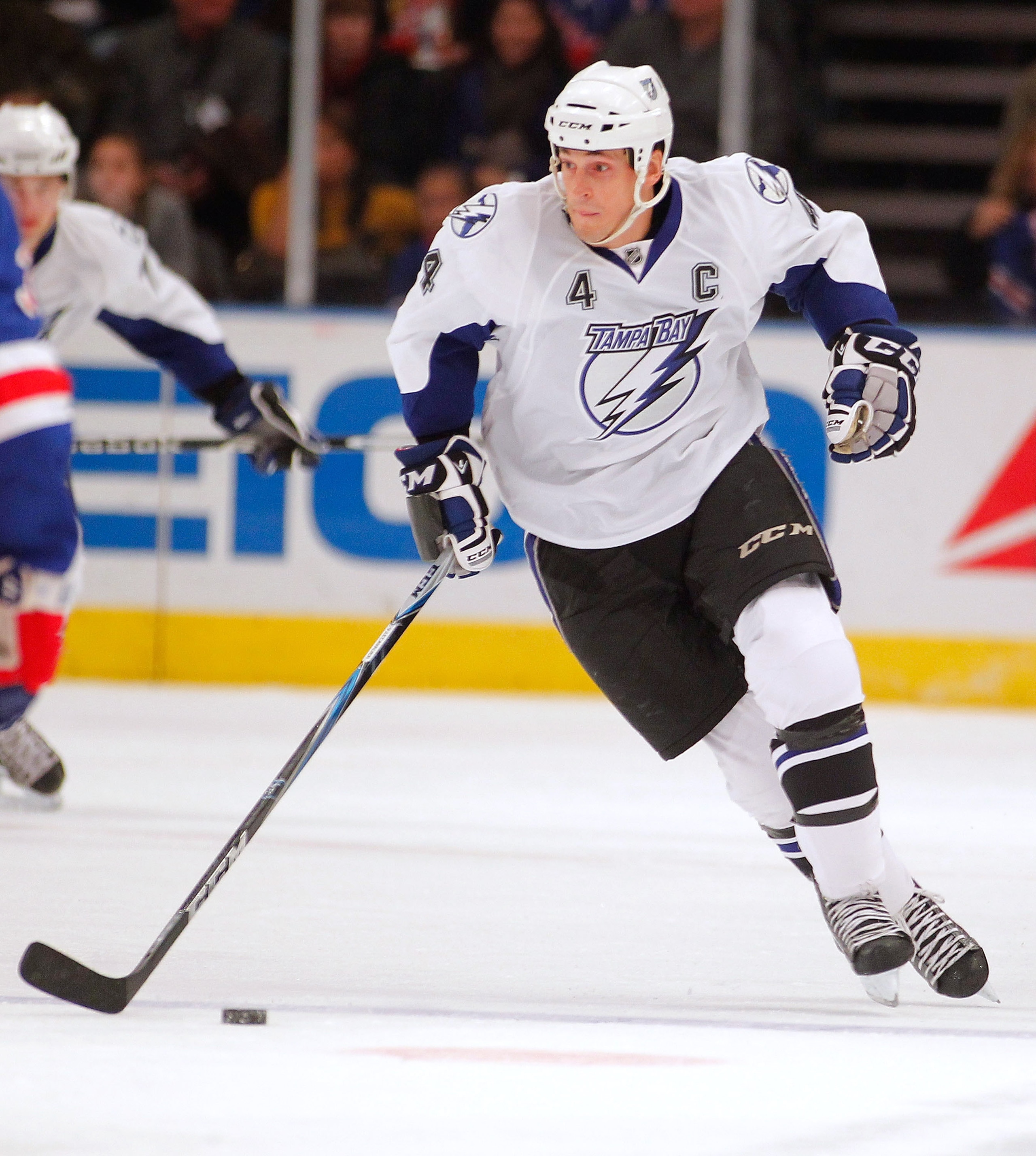 NEW YORK, NY - DECEMBER 23:  Vincent Lecavalier #4 of the Tampa Bay Lightning skates during an NHL hockey game against the New York Rangers at Madison Square Garden on December 23, 2010 in New York City.  (Photo by Paul Bereswill/Getty Images)