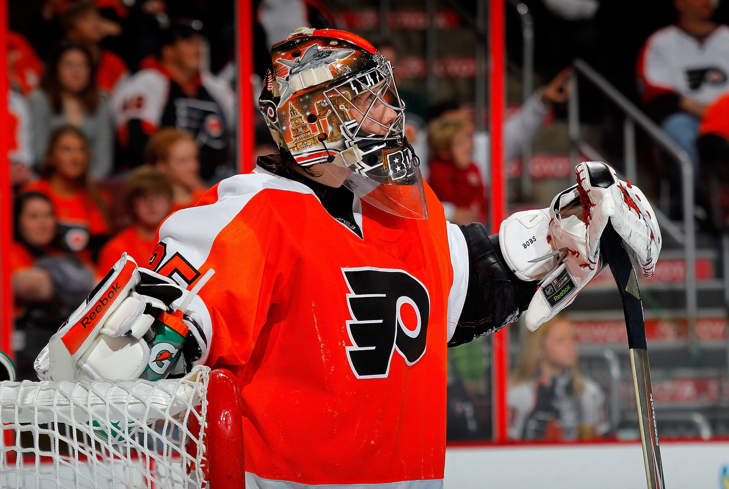 PHILADELPHIA, PA - DECEMBER 20:  Goalie Sergei Bobrovsky #35 of the Philadelphia Flyers looks at the scoreboard after giving up a goal in the first period of a hockey game against the Florida Panthers at the Wells Fargo Centeron December 20, 2010 in Phila