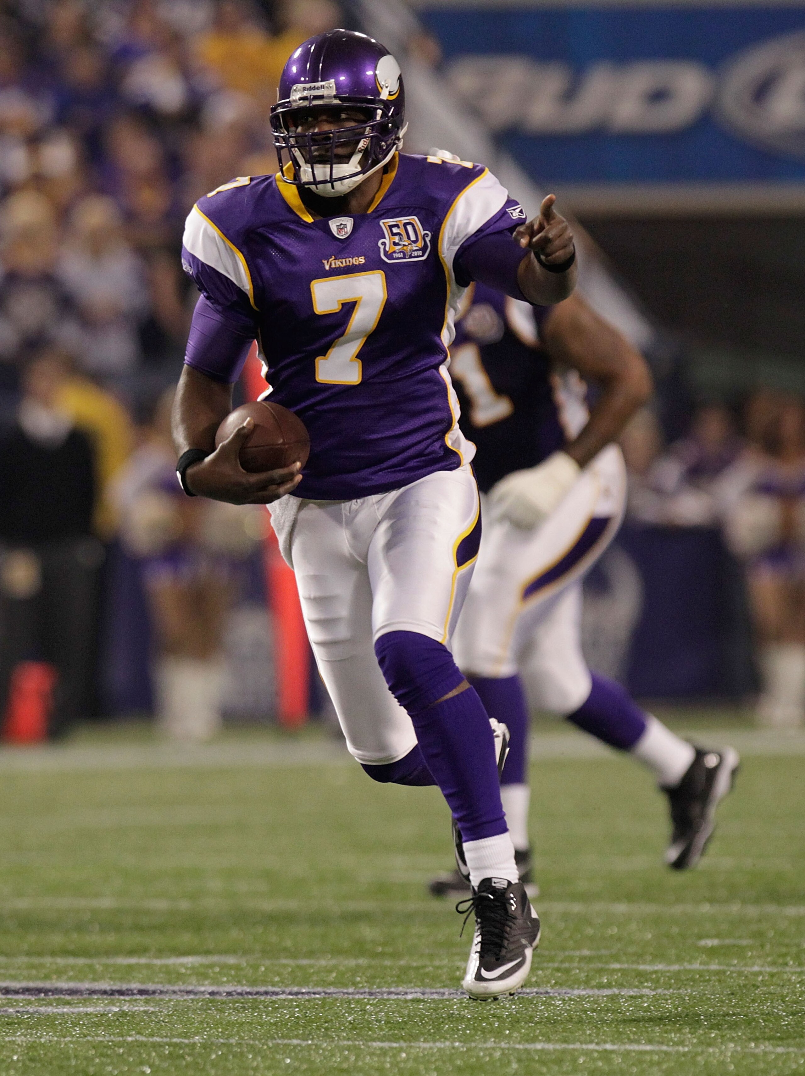 MINNEAPOLIS, MN - DECEMBER 05: Tavaris Jackson #7 of the Minnesota Vikings rushes against the Buffalo Bills at the Mall of America Field at the Hubert H. Humphrey Metrodome on December 5, 2010 in Minneapolis, Minnesota. (Photo by Nick Laham/Getty Images) MINNEAPOLIS, MN - DECEMBER 05: Tavaris Jackson #7 of the Minnesota Vikings rushes against the Buffalo Bills at the Mall of America Field at the Hubert H. Humphrey Metrodome on December 5, 2010 in Minneapolis, Minnesota. (Photo by Nick Laham/Getty Images)