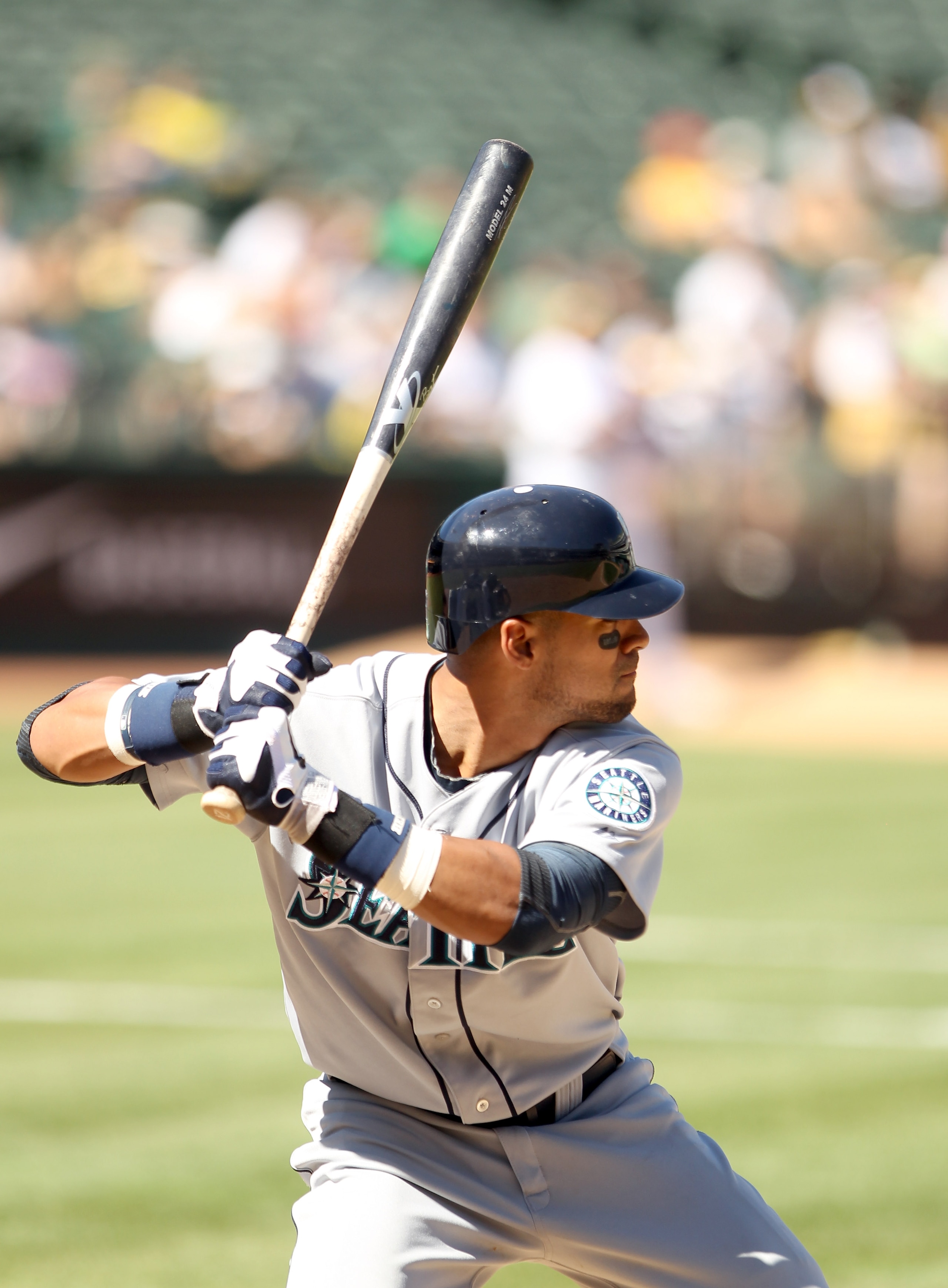OAKLAND, CA - SEPTEMBER 06:  Franklin Gutierrez #21 of the Seattle Mariners bats against the Oakland Athletics at the Oakland-Alameda County Coliseum on September 6, 2010 in Oakland, California.  (Photo by Ezra Shaw/Getty Images)
