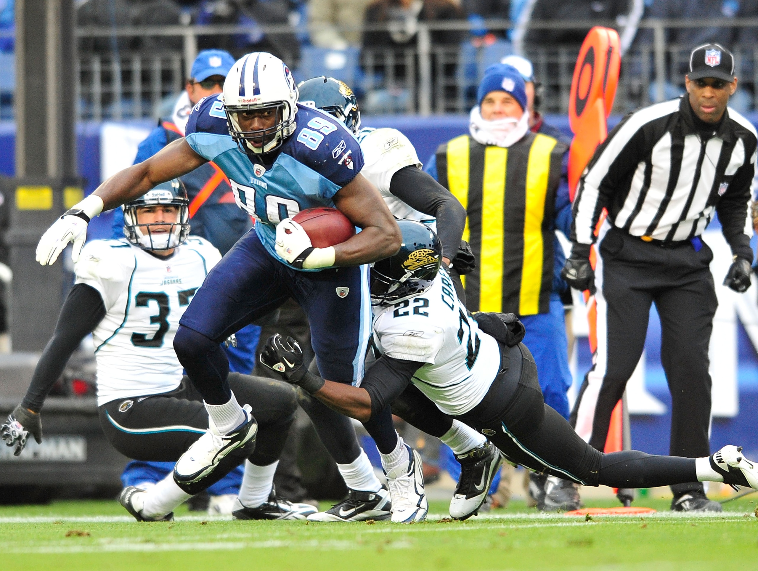 NASHVILLE, TN - DECEMBER 05: Jared Cook #89 of the Tennessee Titans makes a catch as Don Carey #22 of the Jacksonville Jaguars defends at LP Field on December 5, 2010 in Nashville, Tennessee. The Jaguars won 17-6. (Photo by Grant Halverson/Getty Images) NASHVILLE, TN - DECEMBER 05: Jared Cook #89 of the Tennessee Titans makes a catch as Don Carey #22 of the Jacksonville Jaguars defends at LP Field on December 5, 2010 in Nashville, Tennessee. The Jaguars won 17-6. (Photo by Grant Halverson/Getty Images)