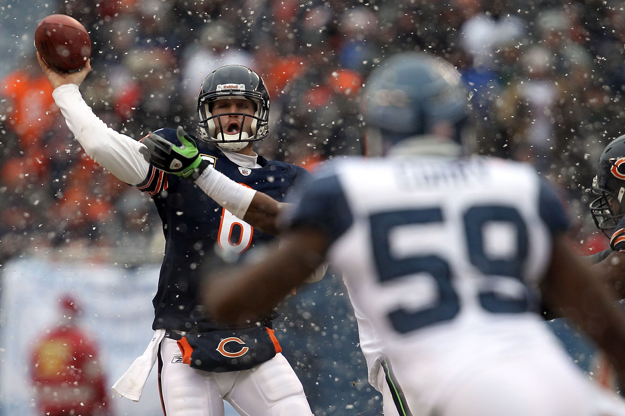 CHICAGO, IL - JANUARY 16:  Quarterback Jay Cutler #6 of the Chicago Bears throws the ball in the second quarter against the Seattle Seahawks in the 2011 NFC divisional playoff game at Soldier Field on January 16, 2011 in Chicago, Illinois.  (Photo by Jona