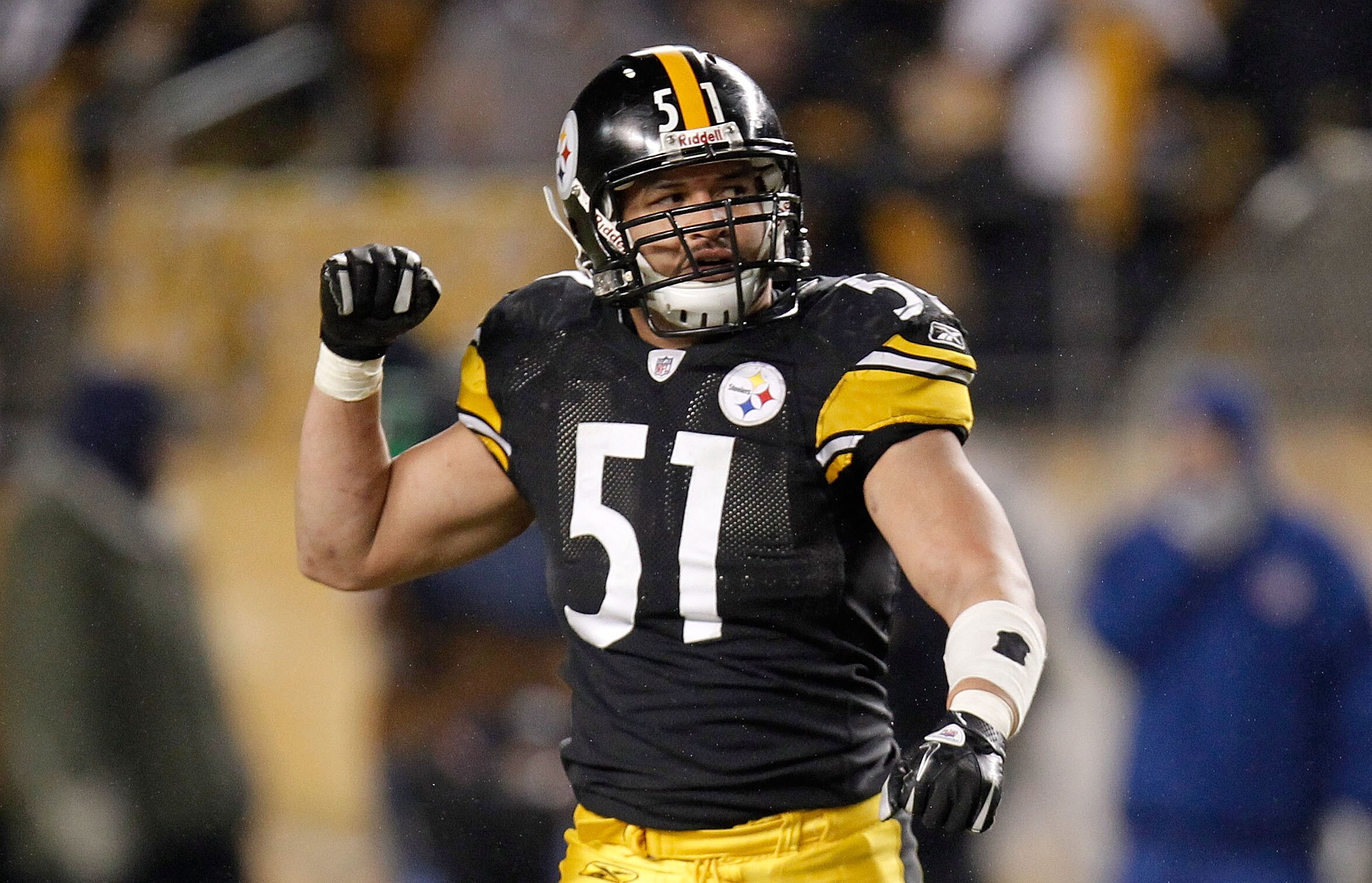 PITTSBURGH, PA - JANUARY 15: Linebacker James Farrior #51 of the Pittsburgh Steelers reacts to a play against the Baltimore Ravens in the AFC Divisional Playoff Game at Heinz Field on January 15, 2011 in Pittsburgh, Pennsylvania. (Photo by Gregory Shamu PITTSBURGH, PA - JANUARY 15: Linebacker James Farrior #51 of the Pittsburgh Steelers reacts to a play against the Baltimore Ravens in the AFC Divisional Playoff Game at Heinz Field on January 15, 2011 in Pittsburgh, Pennsylvania. (Photo by Gregory Shamu
