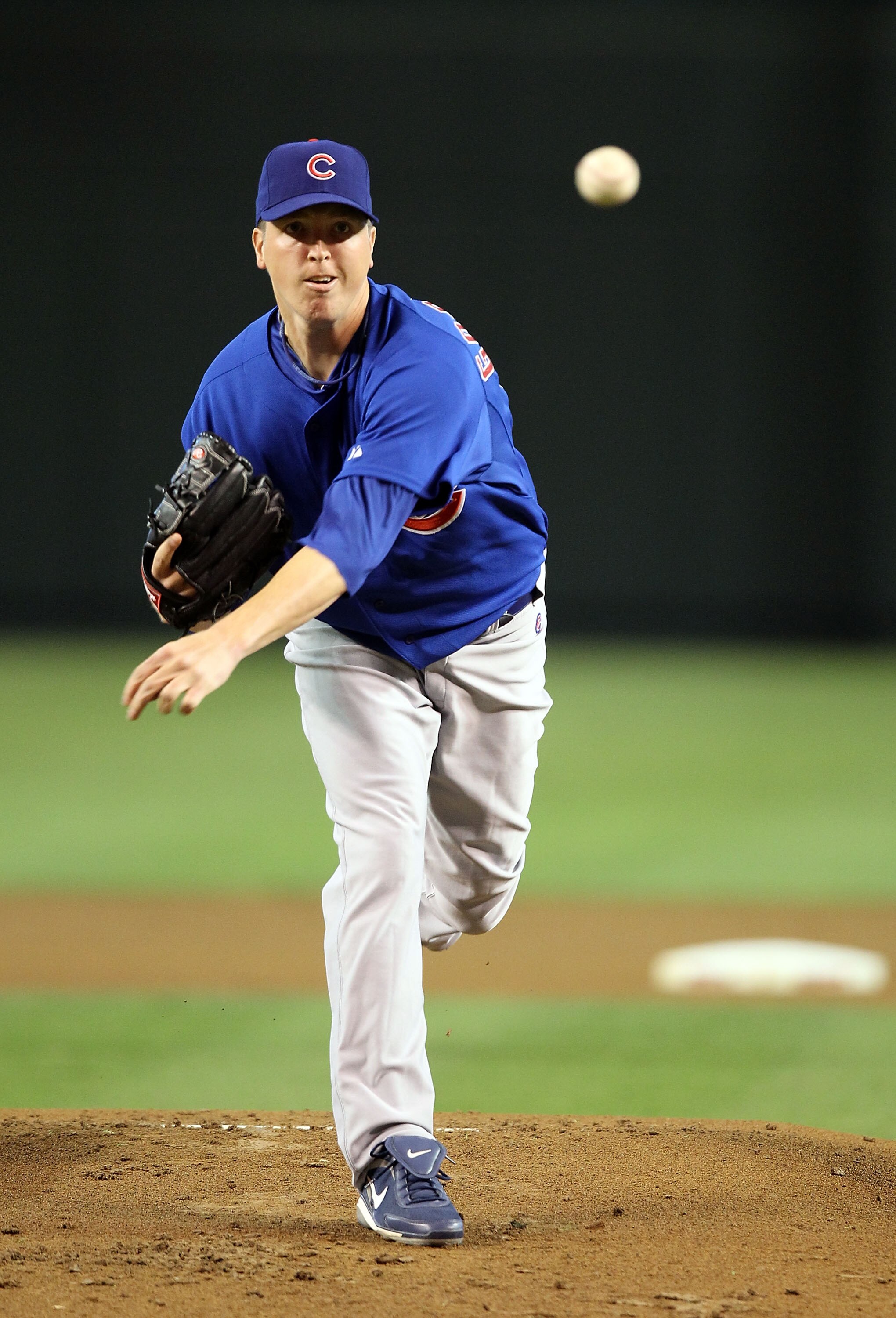 PHOENIX - JULY 05:  Pitcher Tom Gorzelanny #32 of the Chicago Cubs pitches against the Arizona Diamondbacks during the Major League Baseball game at Chase Field on July 5, 2010 in Phoenix, Arizona.  (Photo by Christian Petersen/Getty Images)