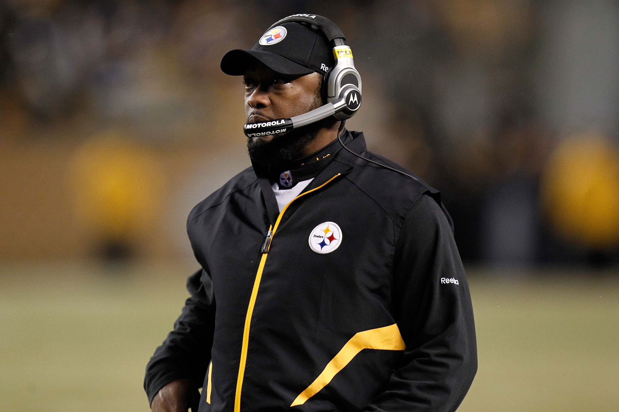 PITTSBURGH, PA - JANUARY 15: Head coach Mike Tomlin of the Pittsburgh Steelers looks on against the Baltimore Ravens during the AFC Divisional Playoff Game at Heinz Field on January 15, 2011 in Pittsburgh, Pennsylvania. (Photo by Gregory Shamus/Getty Im PITTSBURGH, PA - JANUARY 15: Head coach Mike Tomlin of the Pittsburgh Steelers looks on against the Baltimore Ravens during the AFC Divisional Playoff Game at Heinz Field on January 15, 2011 in Pittsburgh, Pennsylvania. (Photo by Gregory Shamus/Getty Im