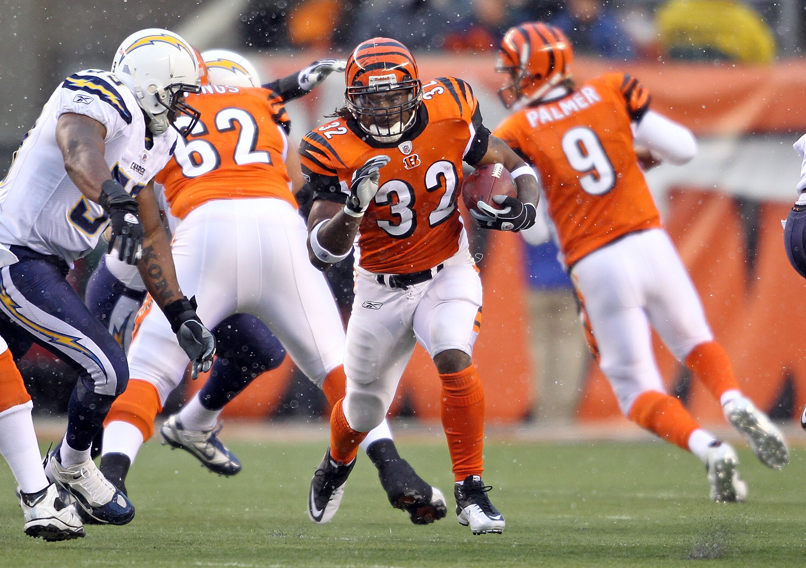 CINCINNATI - DECEMBER 26: Cedric Benson #32 of the Cincinnati Bengals runs with the ball during the NFL game against the San Diego Chargers at Paul Brown Stadium on December 26, 2010 in Cincinnati, Ohio. The Bengals 34-20. (Photo by Andy Lyons/Getty Ima CINCINNATI - DECEMBER 26: Cedric Benson #32 of the Cincinnati Bengals runs with the ball during the NFL game against the San Diego Chargers at Paul Brown Stadium on December 26, 2010 in Cincinnati, Ohio. The Bengals 34-20. (Photo by Andy Lyons/Getty Ima