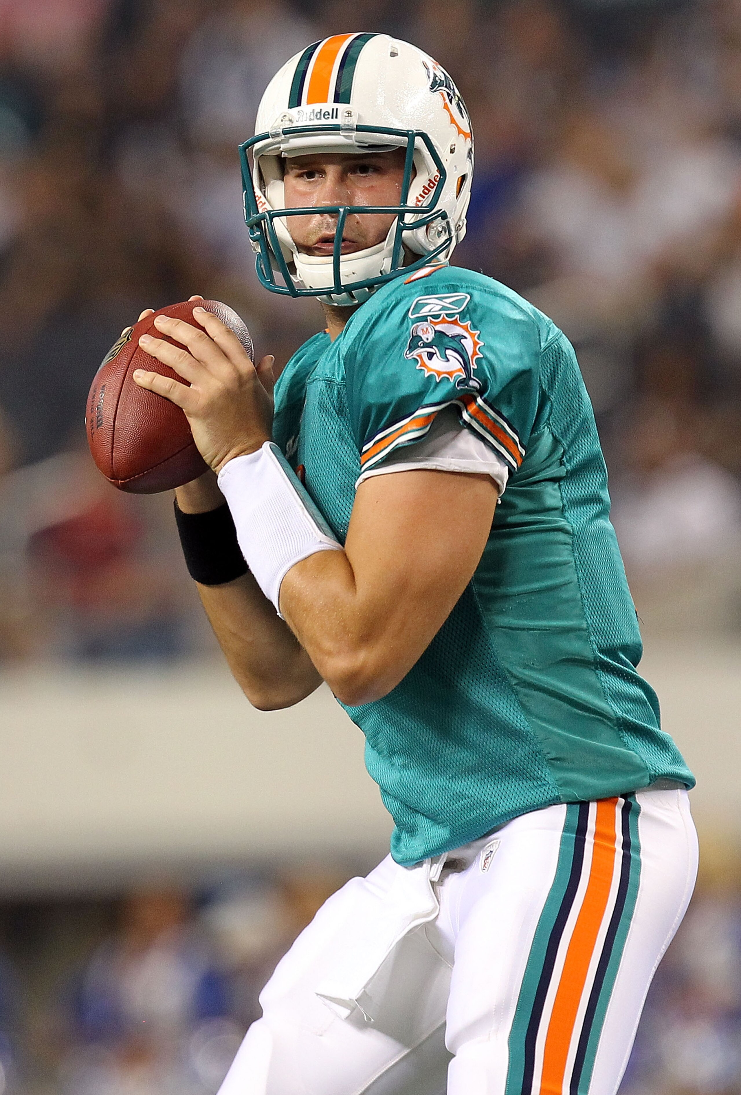 ARLINGTON, TX - SEPTEMBER 02:  Quarterback Chad Henne #7 of the Miami Dolphins drops back to pass against the Dallas Cowboys during a preseason game at Cowboys Stadium on September 2, 2010 in Arlington, Texas.  (Photo by Ronald Martinez/Getty Images)
