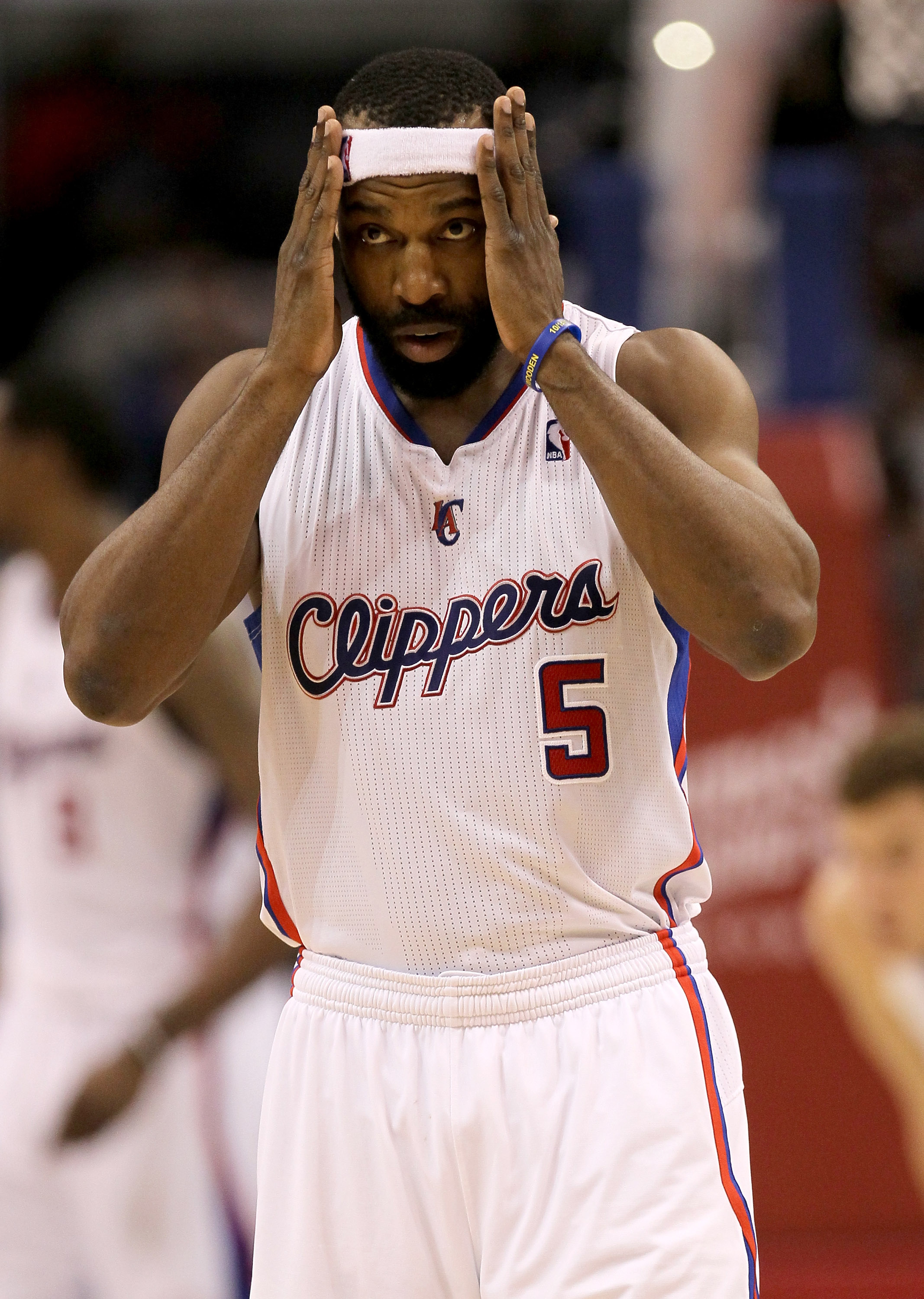 On this date, 2008: Baron Davis leaves Warriors to join Clippers
