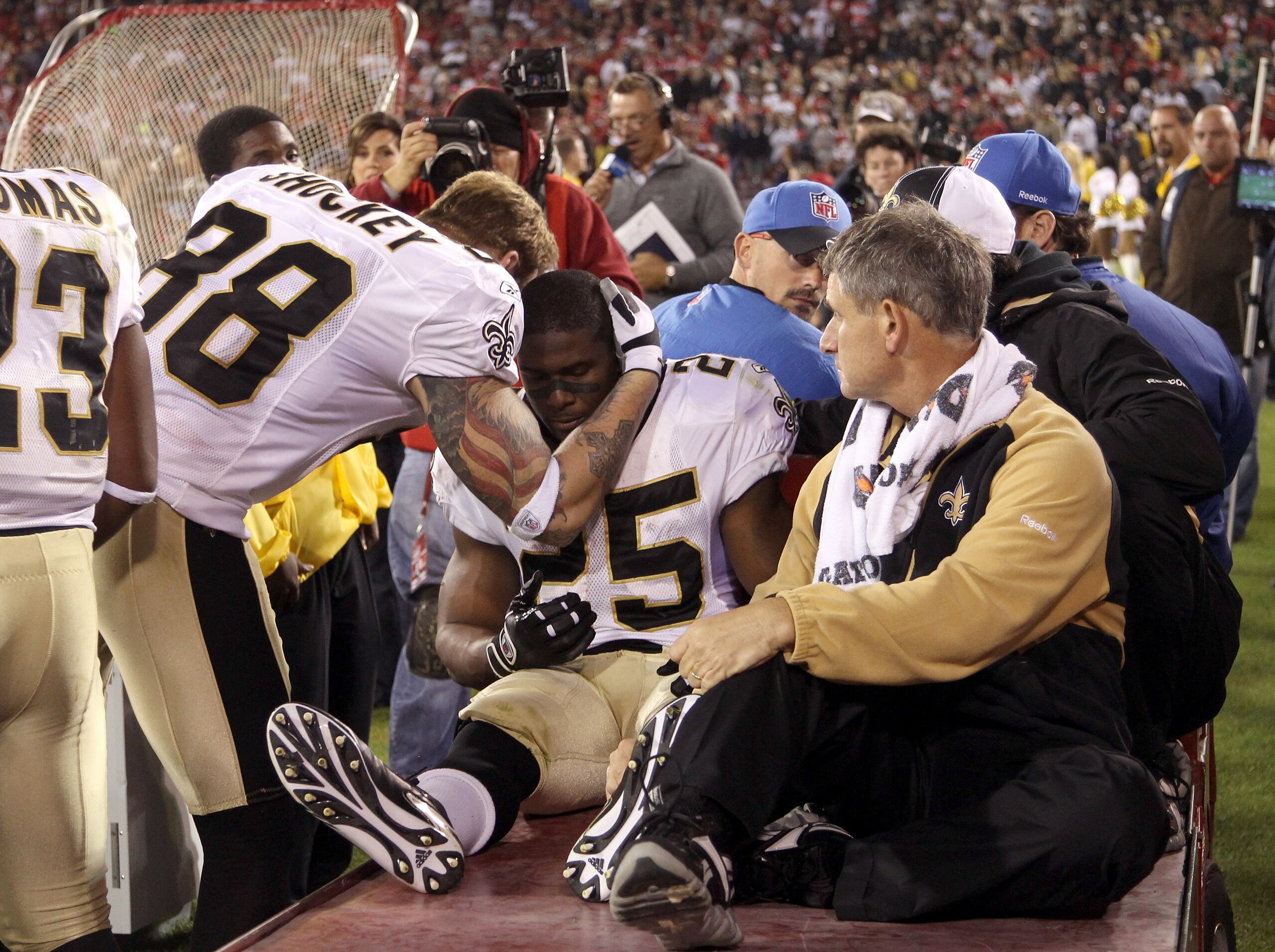 SAN FRANCISCO - SEPTEMBER 20:  Reggie Bush #25 of the New Orleans Saints is consoled by Jeremy Shockey #88 before Bush leaves the field due to an injury during their game against the San Francisco 49ers at Candlestick Park on September 20, 2010 in San Fra
