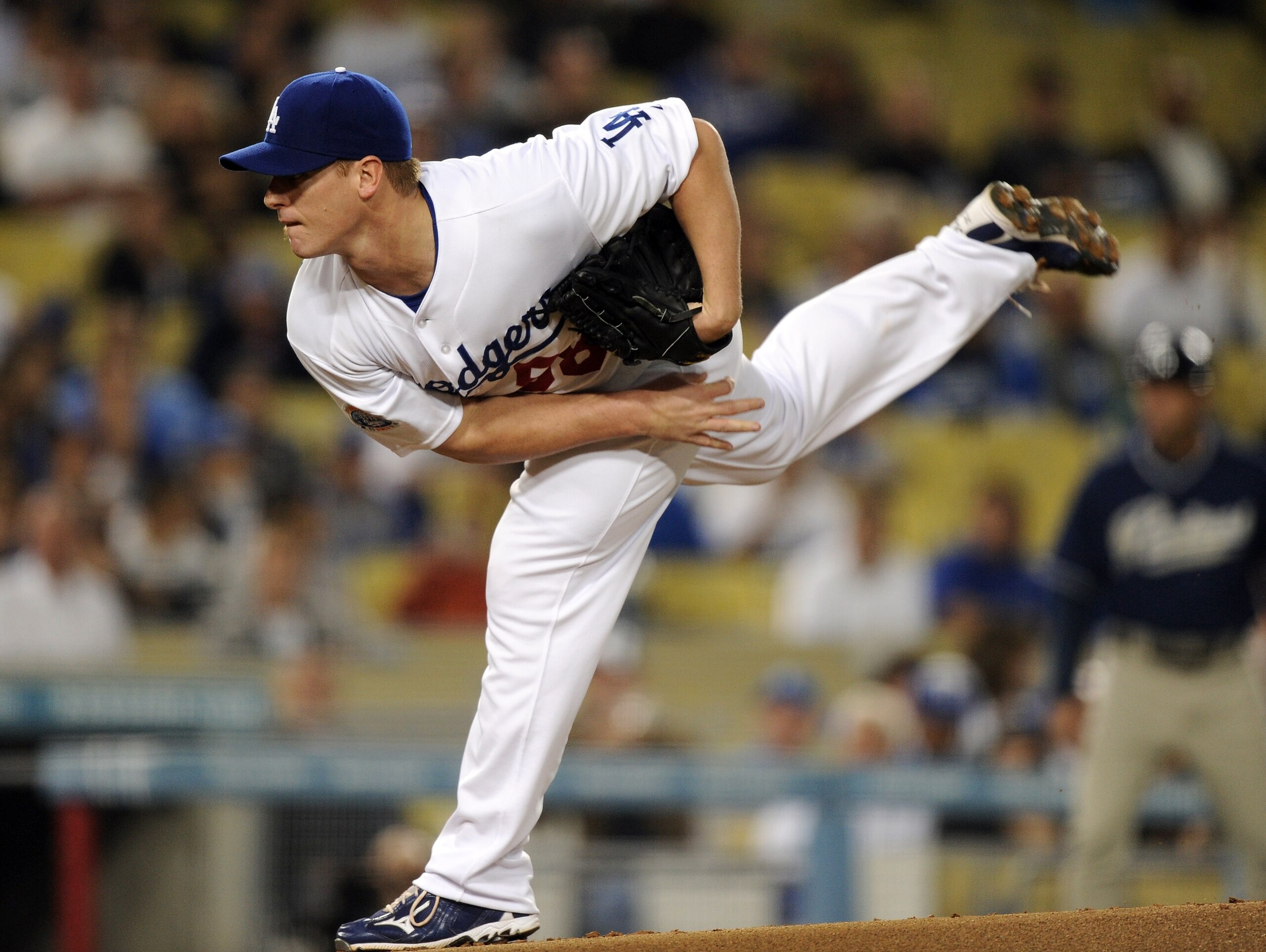 LOS ANGELES, CA - SEPTEMBER 21:  Chad Billingsley #55 of the Los Angeles Dodgers pitches against the San Diego Padres during the first inning at Dodger Stadium on September 21, 2010 in Los Angeles, California.  (Photo by Harry How/Getty Images)