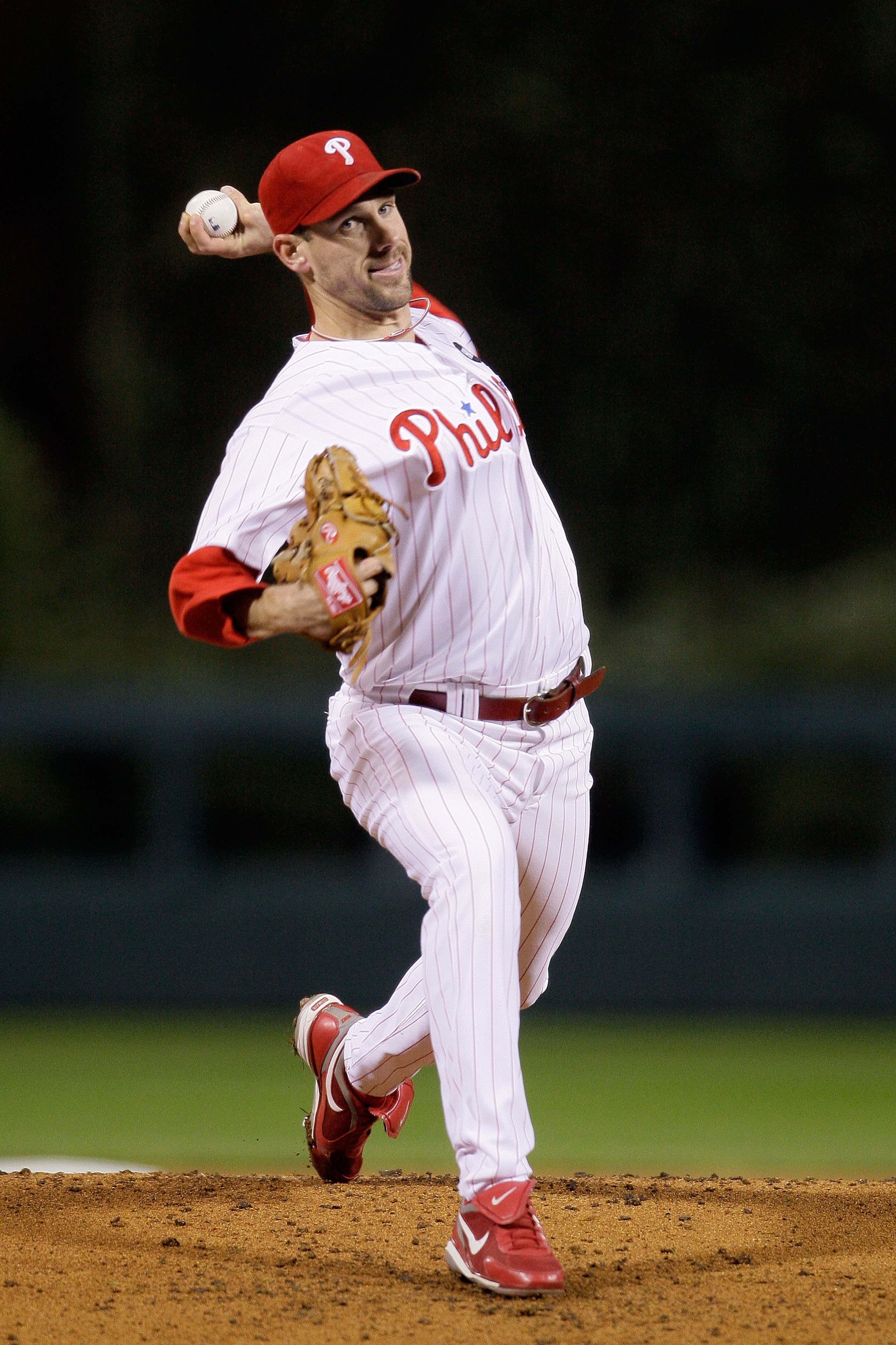 PHILADELPHIA - OCTOBER 18:  Cliff Lee #34 of the Philadelphia Phillies pitches against the Los Angeles Dodgers during Game Three of the NLCS during the 2009 MLB Playoffs at Citizens Bank Park on October 18, 2009 in Philadelphia, Pennsylvania.  (Photo by P