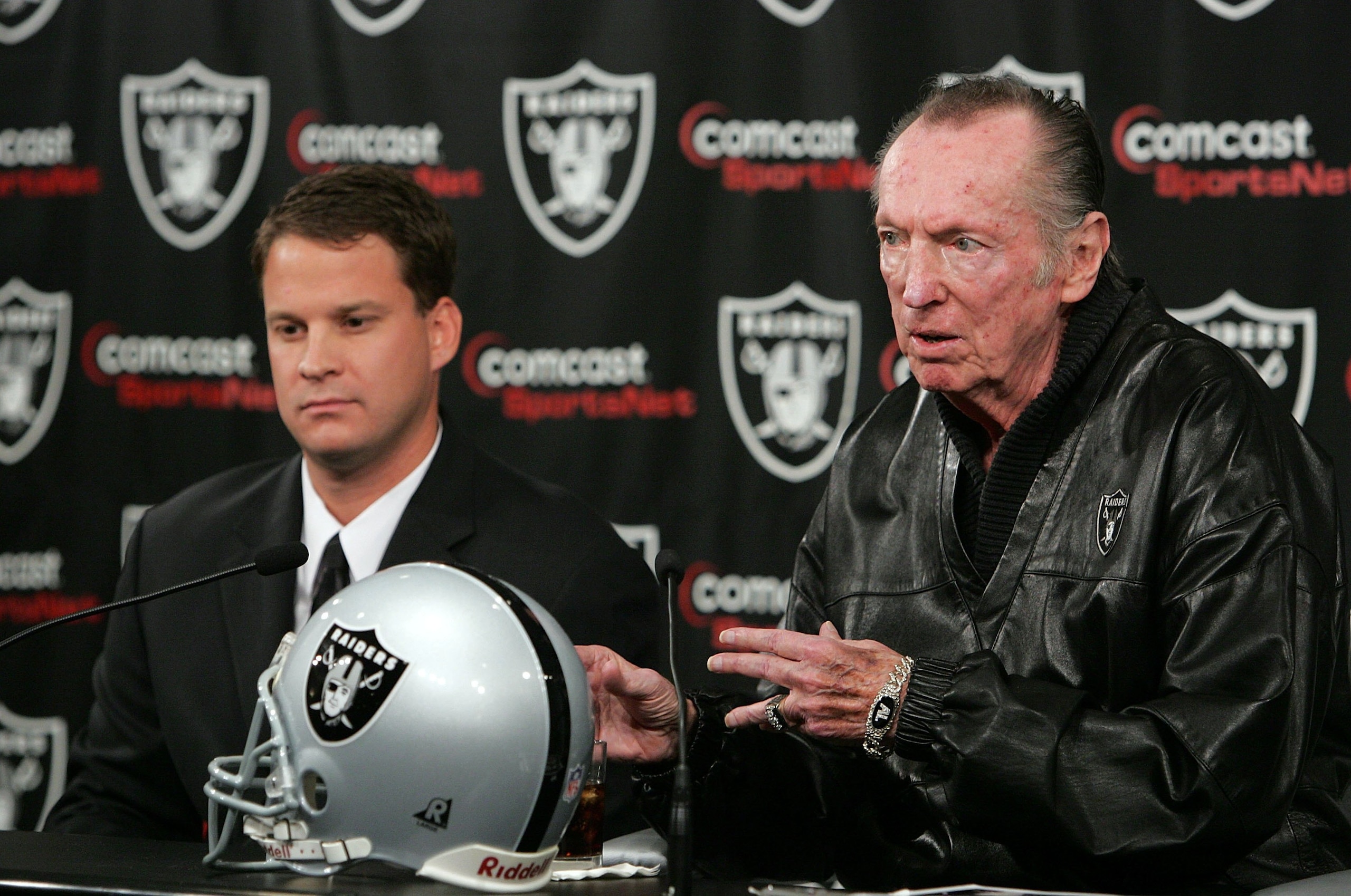 ALAMEDA, CA - JANUARY 23:  Oakland Raiders owner Al Davis (R) introduces newly hired head coach Lane Kiffin during a press conference January 23, 2007 in Alameda, California. Kiffin, a 31 year-old offensive coordinator from the University of Southern Cali