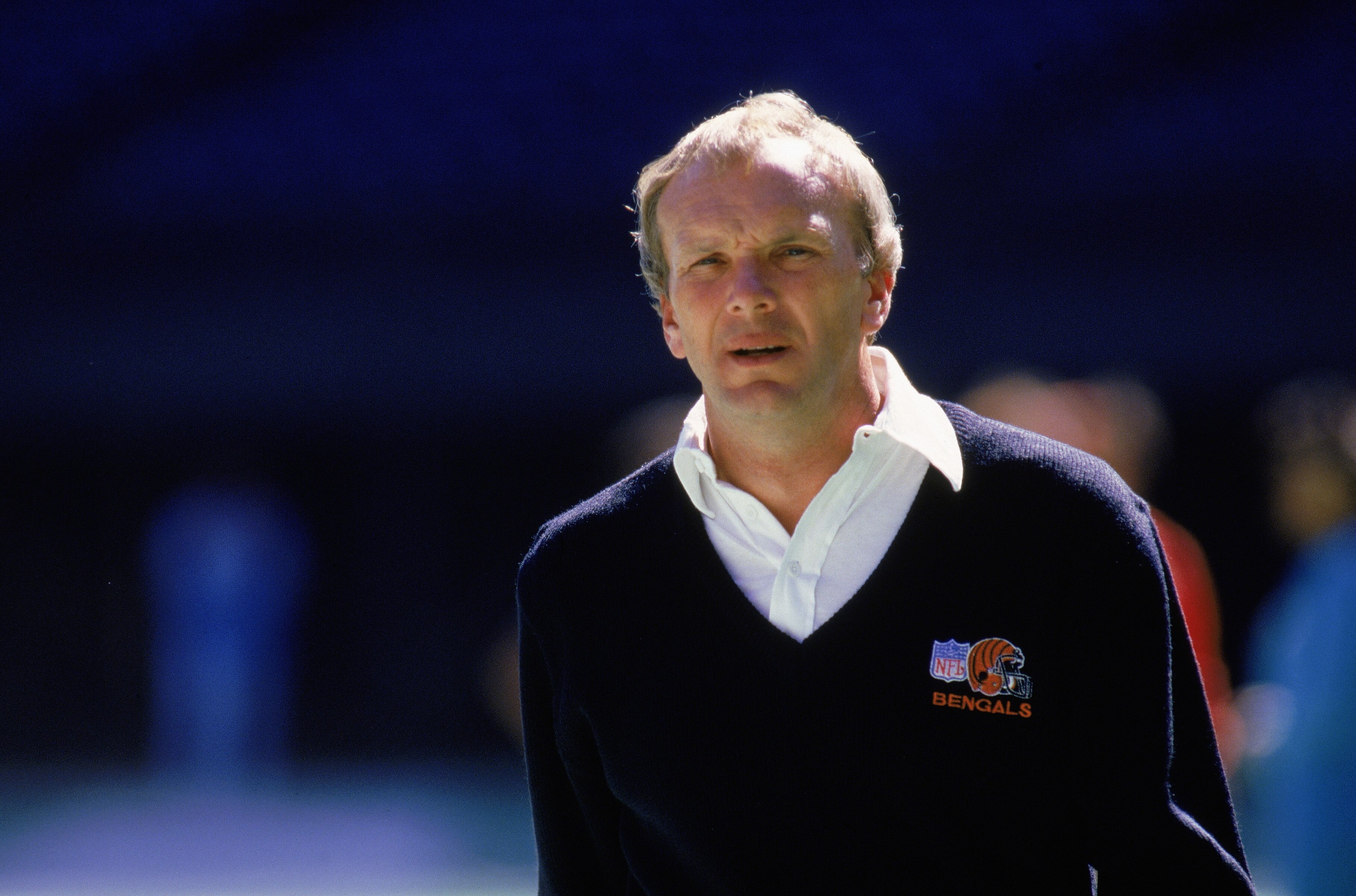 1987:  Head coach Sam Wyche of the Cincinnati Bengals stands on the sideline during a 1987 NFL game against of the Pittsburgh Steelers. (Photo by Rick Stewart/Getty Images)