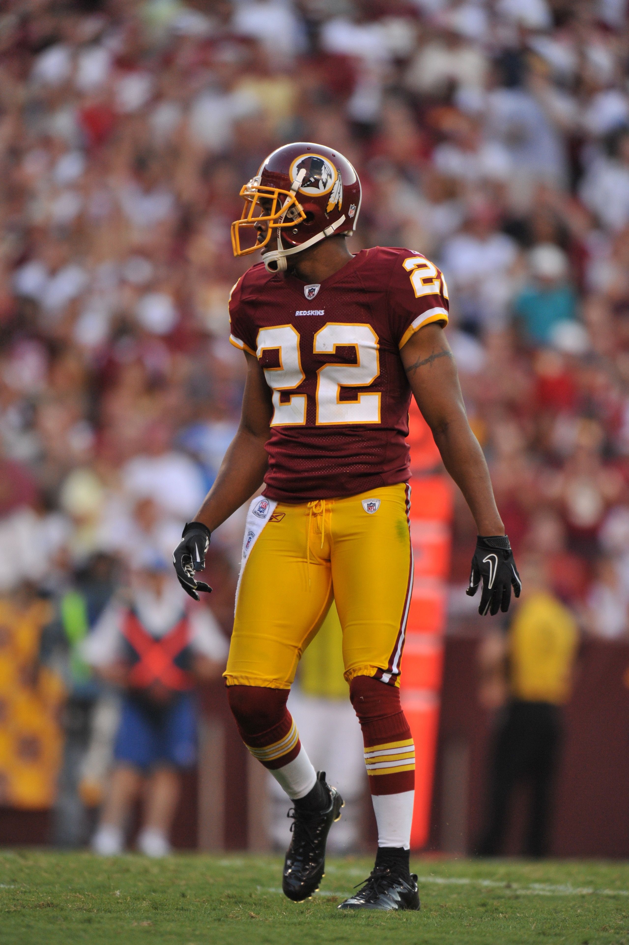 LANDOVER - SEPTEMBER 19: Carlos Rogers #22 of the Washington Redskins defends against the Houston Texans at FedExField on September 19, 2010 in Landover, Maryland. The Texans defeated the Redskins in overtime 30-27. (Photo by Larry French/Getty Images) LANDOVER - SEPTEMBER 19: Carlos Rogers #22 of the Washington Redskins defends against the Houston Texans at FedExField on September 19, 2010 in Landover, Maryland. The Texans defeated the Redskins in overtime 30-27. (Photo by Larry French/Getty Images)
