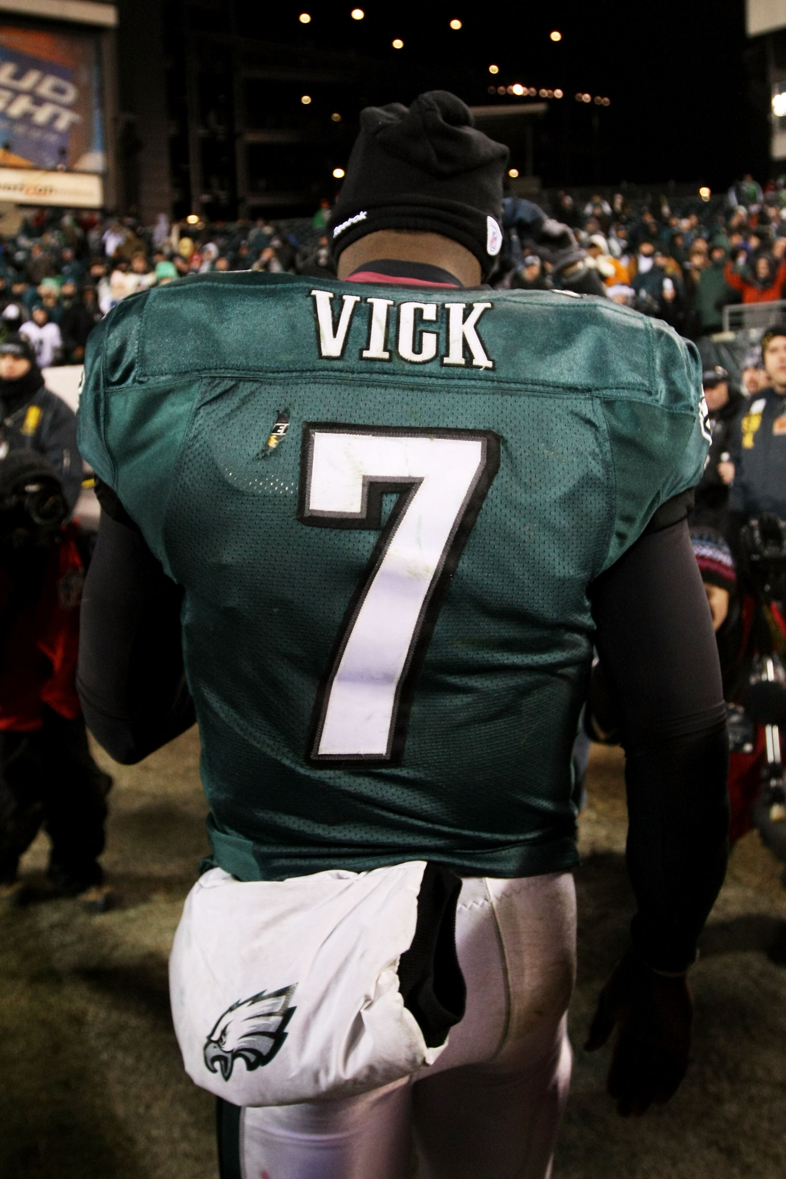 PHILADELPHIA, PA - JANUARY 09: Michael Vick #7 of the Philadelphia Eagles walks off of the field after losing to the Green Bay Packers during the 2011 NFC wild card playoff game at Lincoln Financial Field on January 9, 2011 in Philadelphia, Pennsylvania. PHILADELPHIA, PA - JANUARY 09: Michael Vick #7 of the Philadelphia Eagles walks off of the field after losing to the Green Bay Packers during the 2011 NFC wild card playoff game at Lincoln Financial Field on January 9, 2011 in Philadelphia, Pennsylvania.