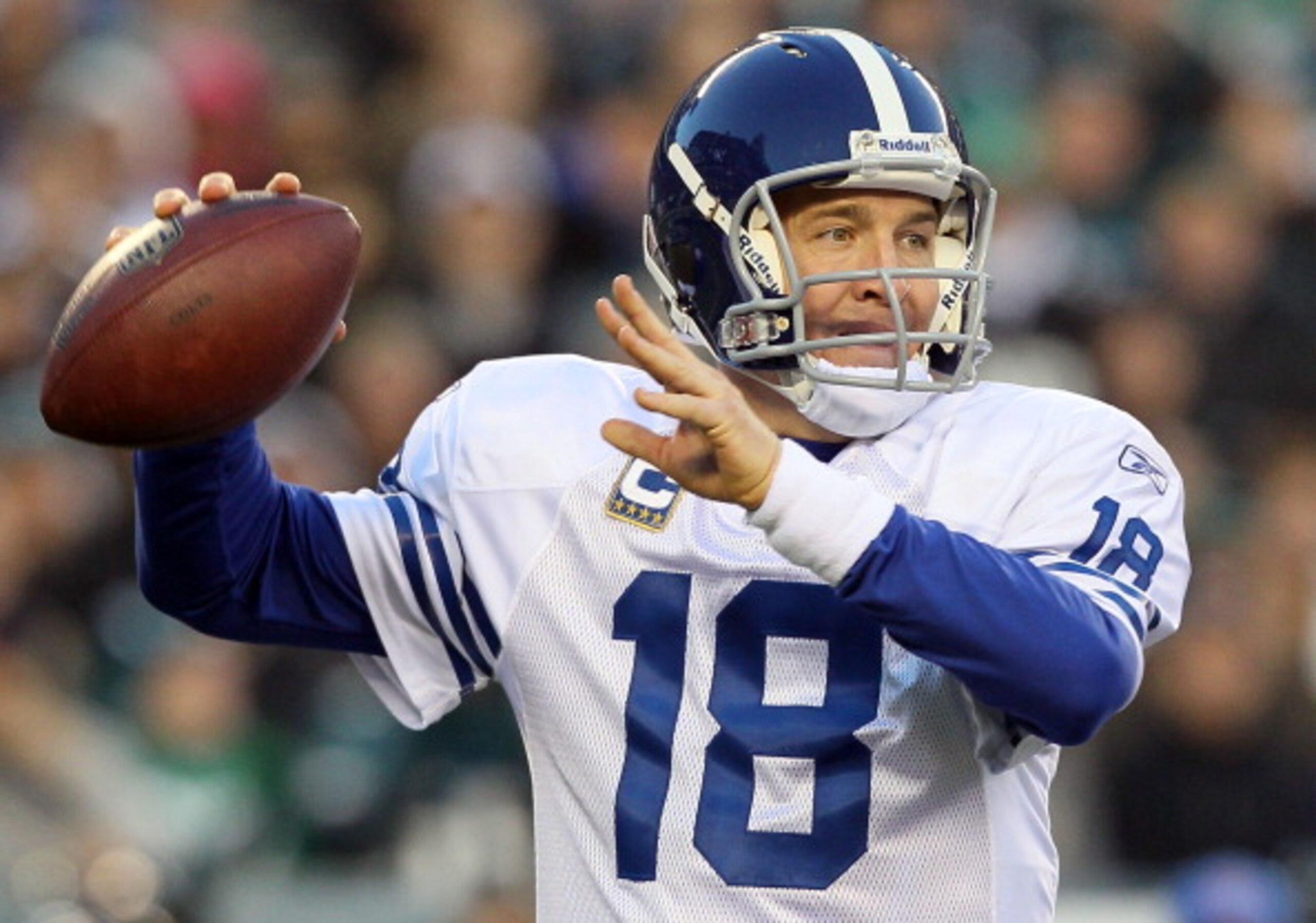 PHILADELPHIA - NOVEMBER 07:  Peyton Manning #18 of the Indianapolis Colts throws a pass against the Philadelphia Eagles on November 7, 2010 at Lincoln Financial Field in Philadelphia, Pennsylvania.  (Photo by Jim McIsaac/Getty Images)